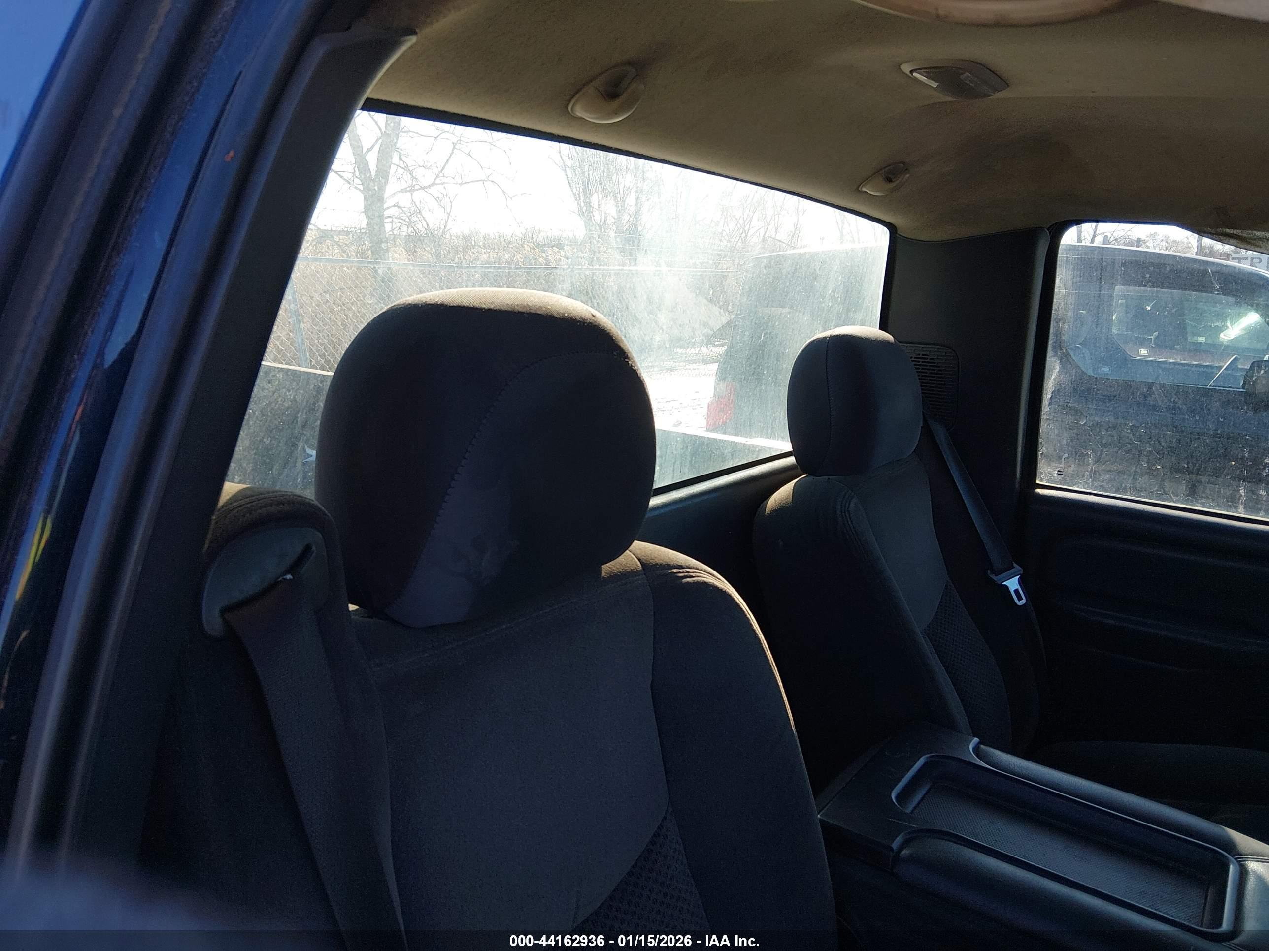 CHEVROLET SILVERADO image 8