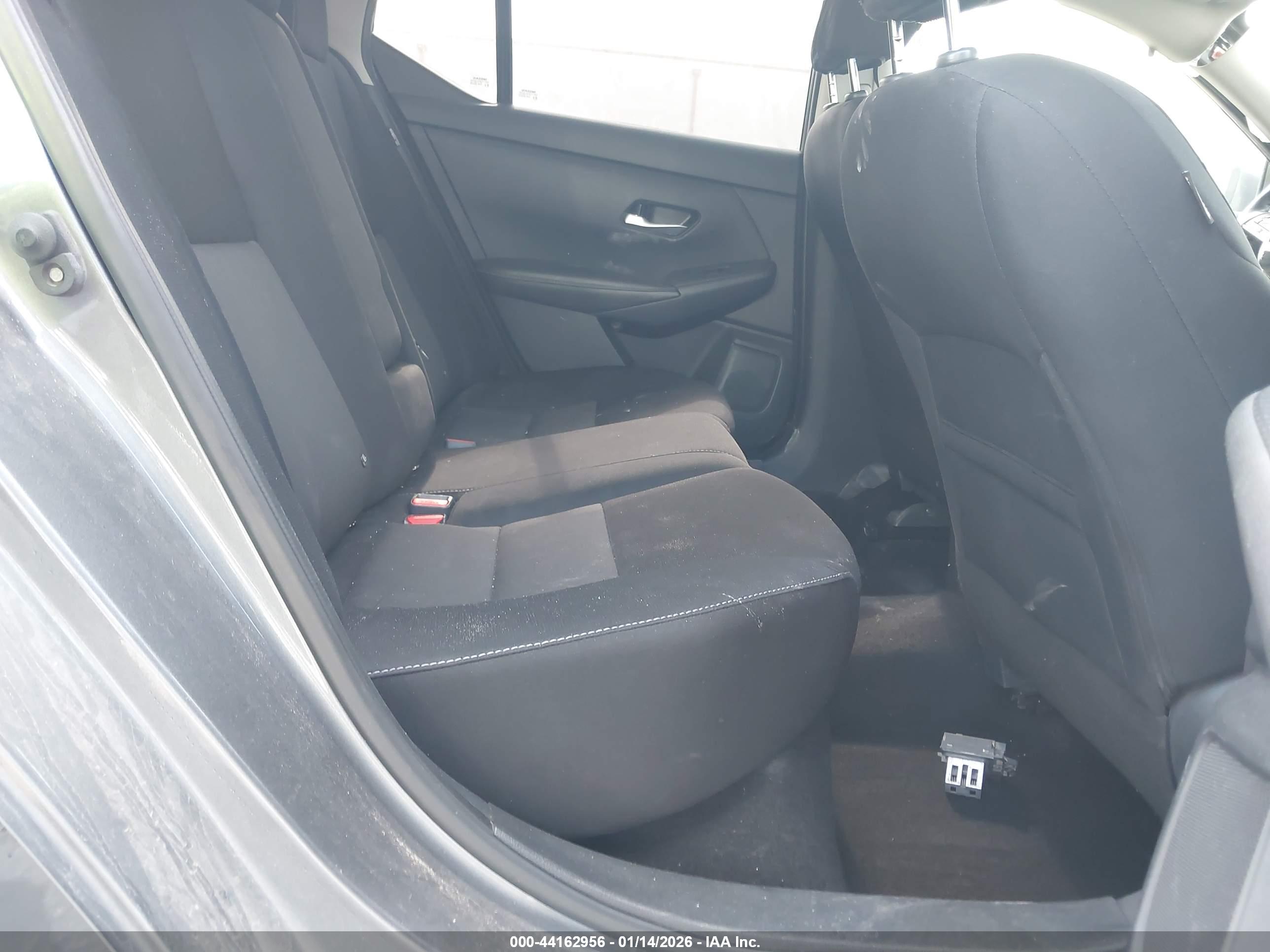 NISSAN SENTRA image 8
