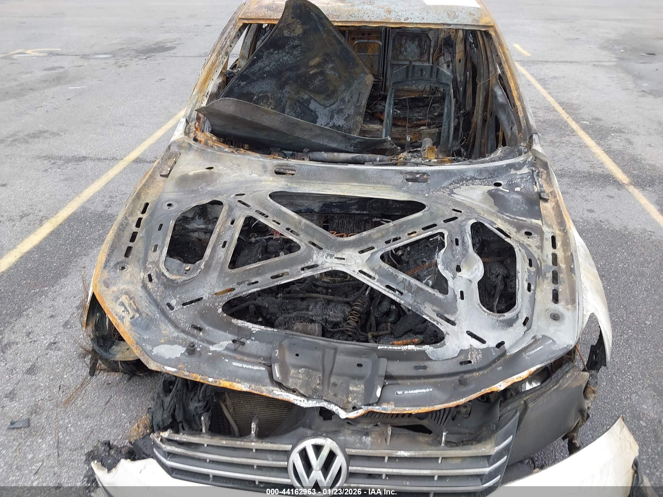 VOLKSWAGEN PASSAT image 6