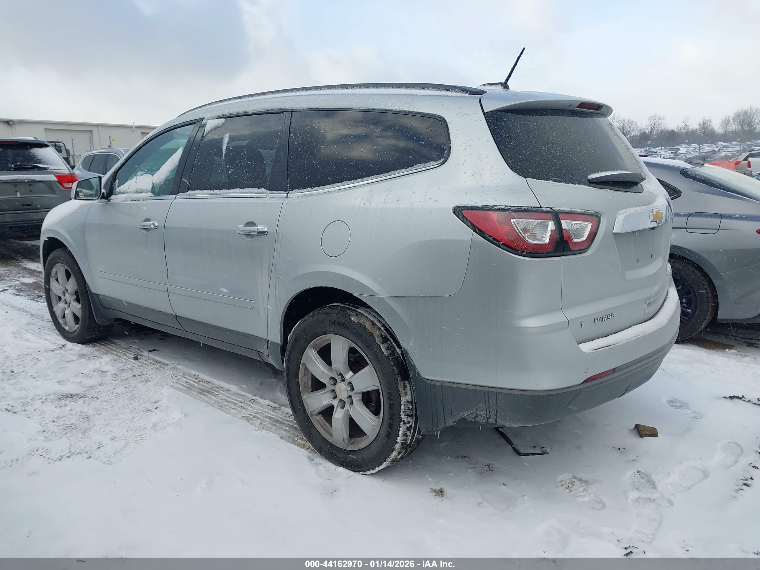 CHEVROLET TRAVERSE image 3