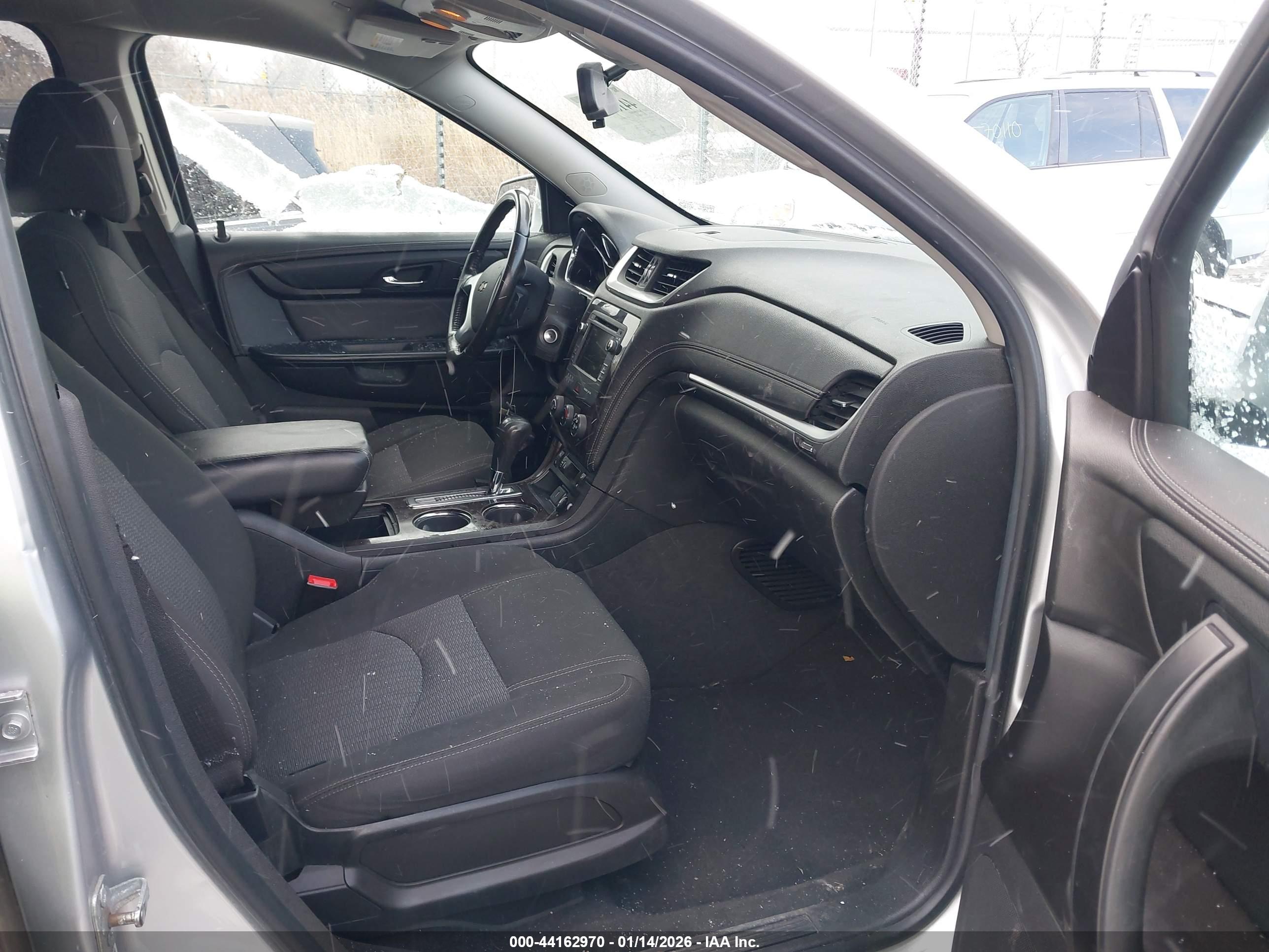 CHEVROLET TRAVERSE image 5