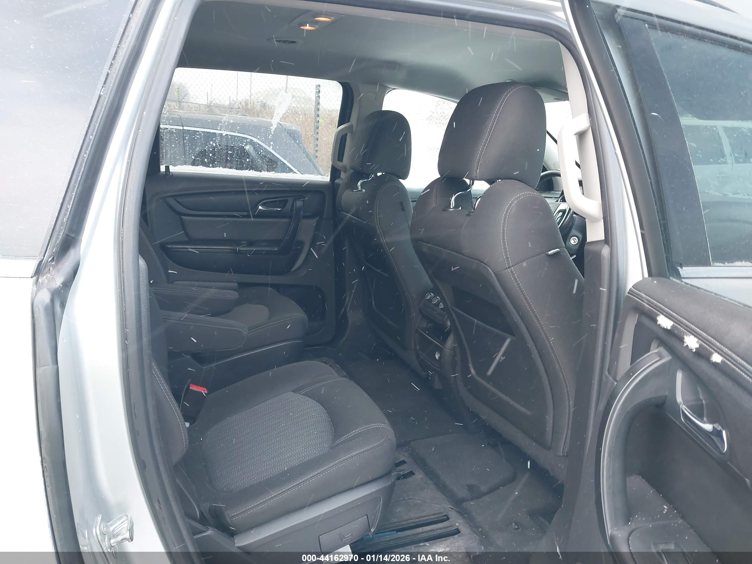 CHEVROLET TRAVERSE image 8