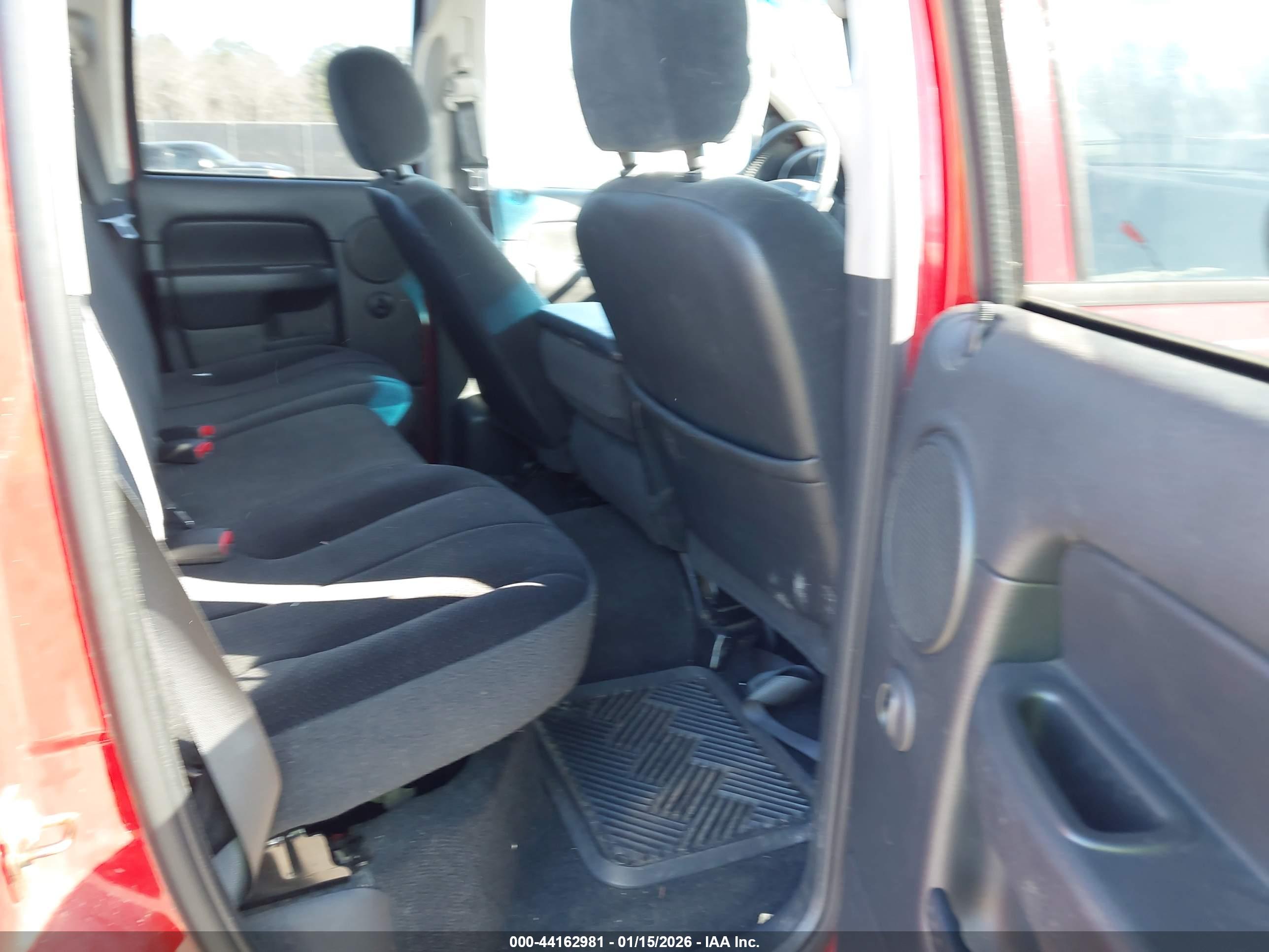 DODGE RAM image 8