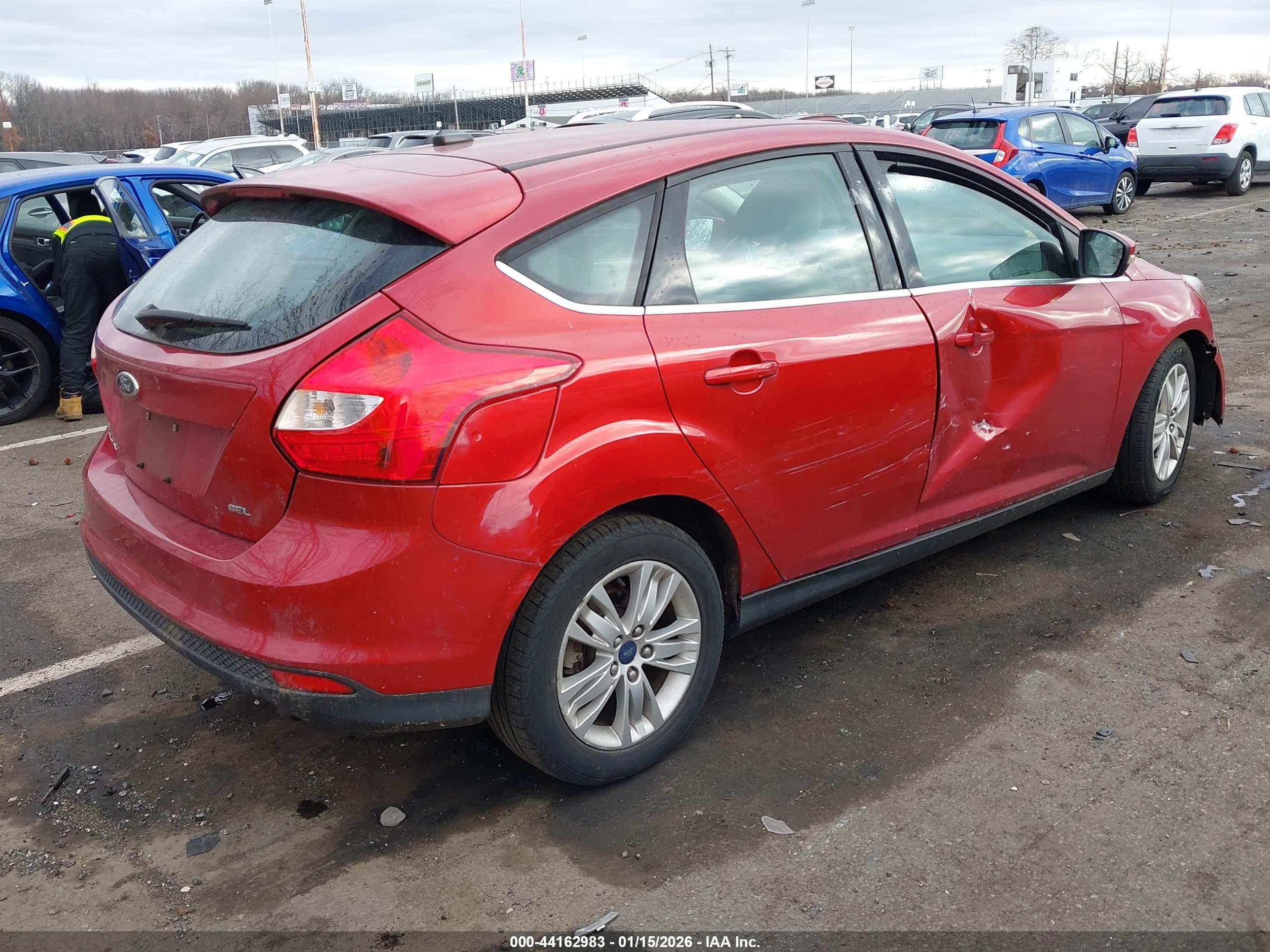 FORD FOCUS image 4