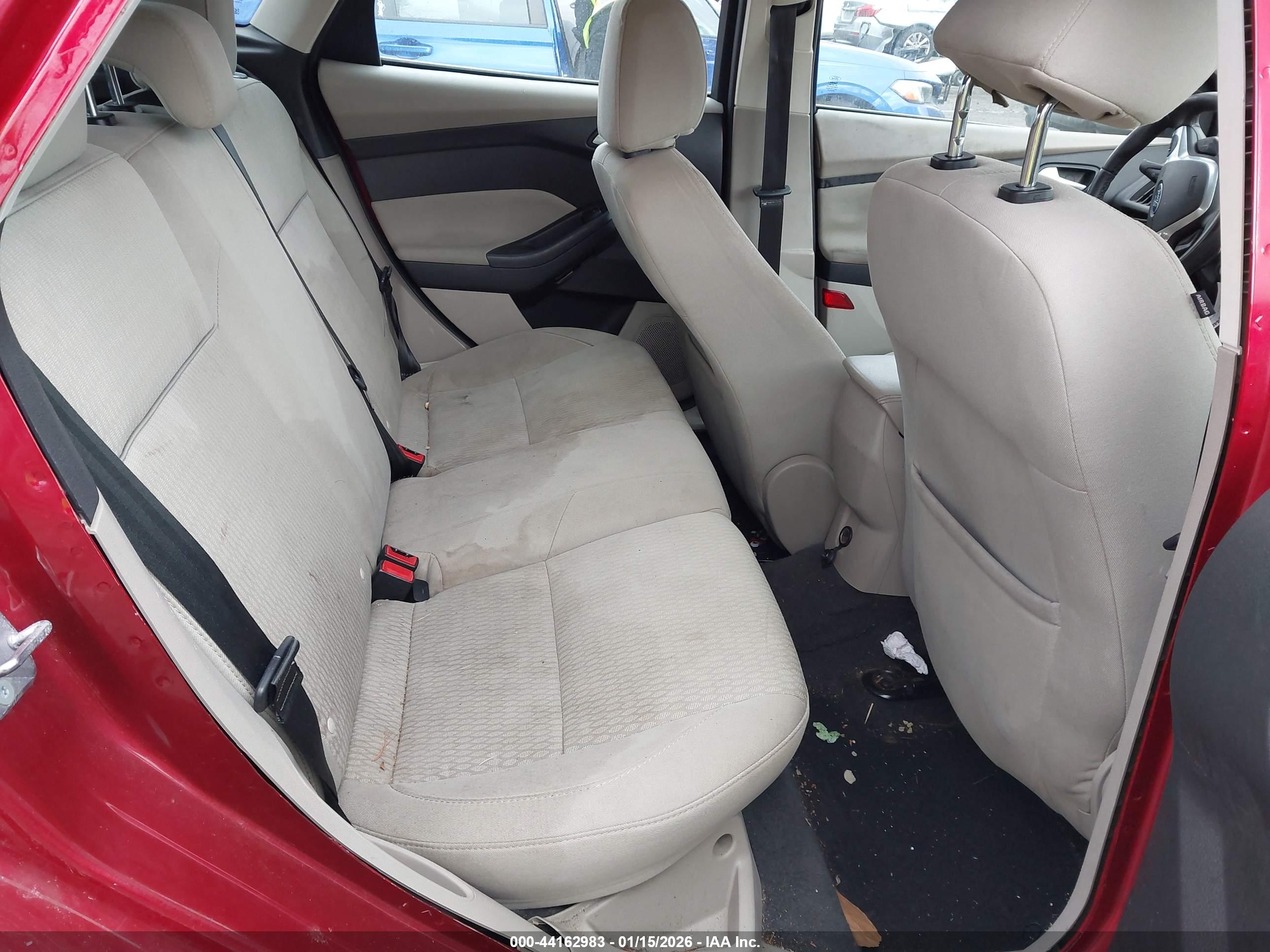 FORD FOCUS image 8