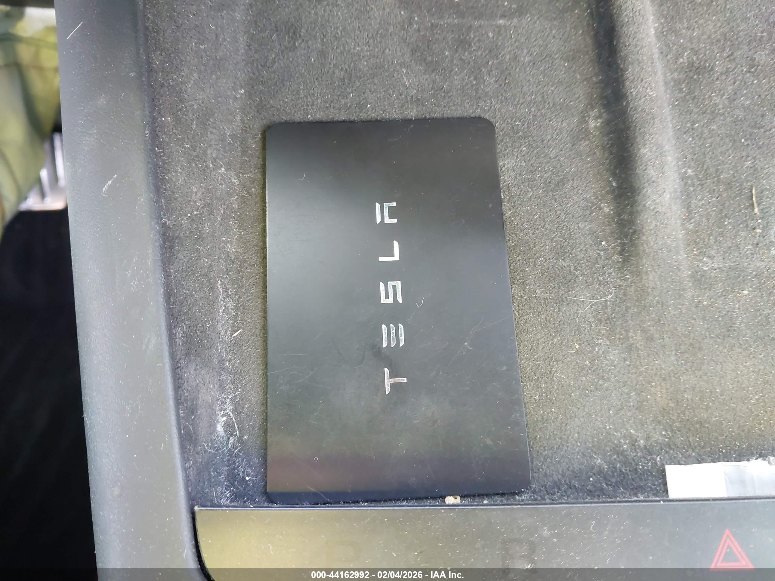 TESLA MODEL image 11