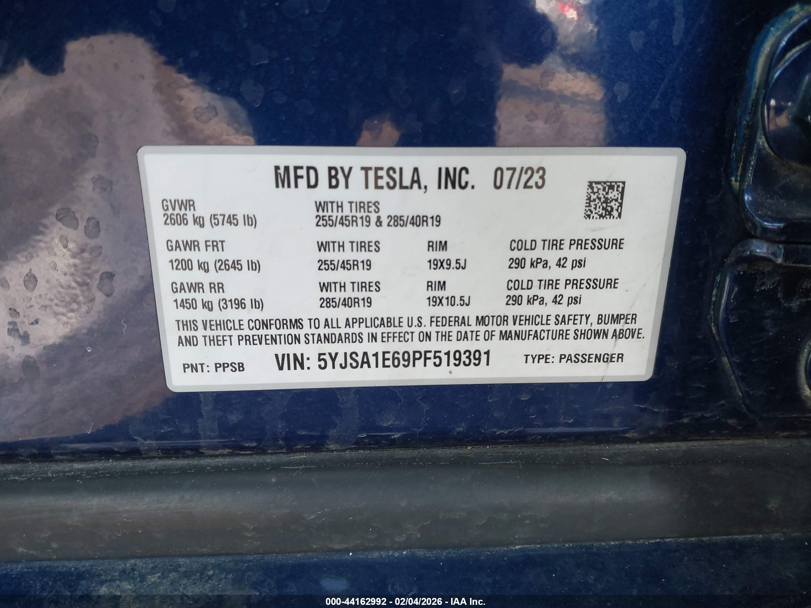TESLA MODEL image 9