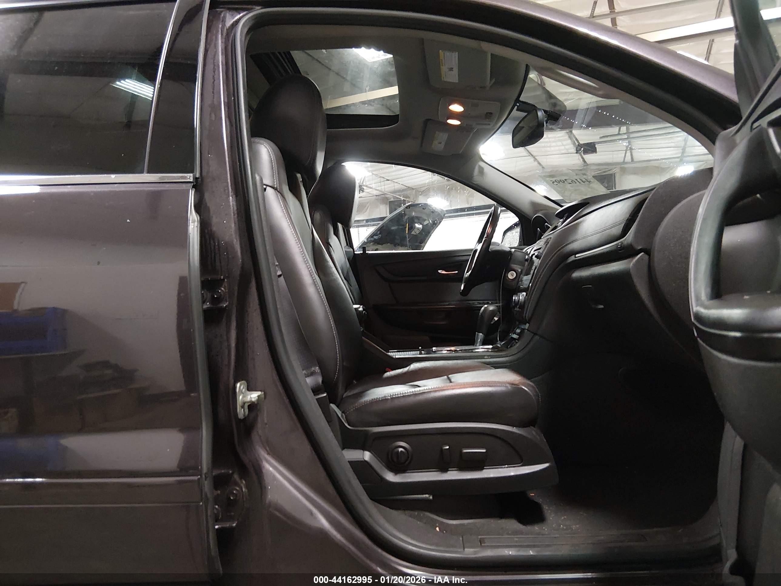 CHEVROLET TRAVERSE image 5