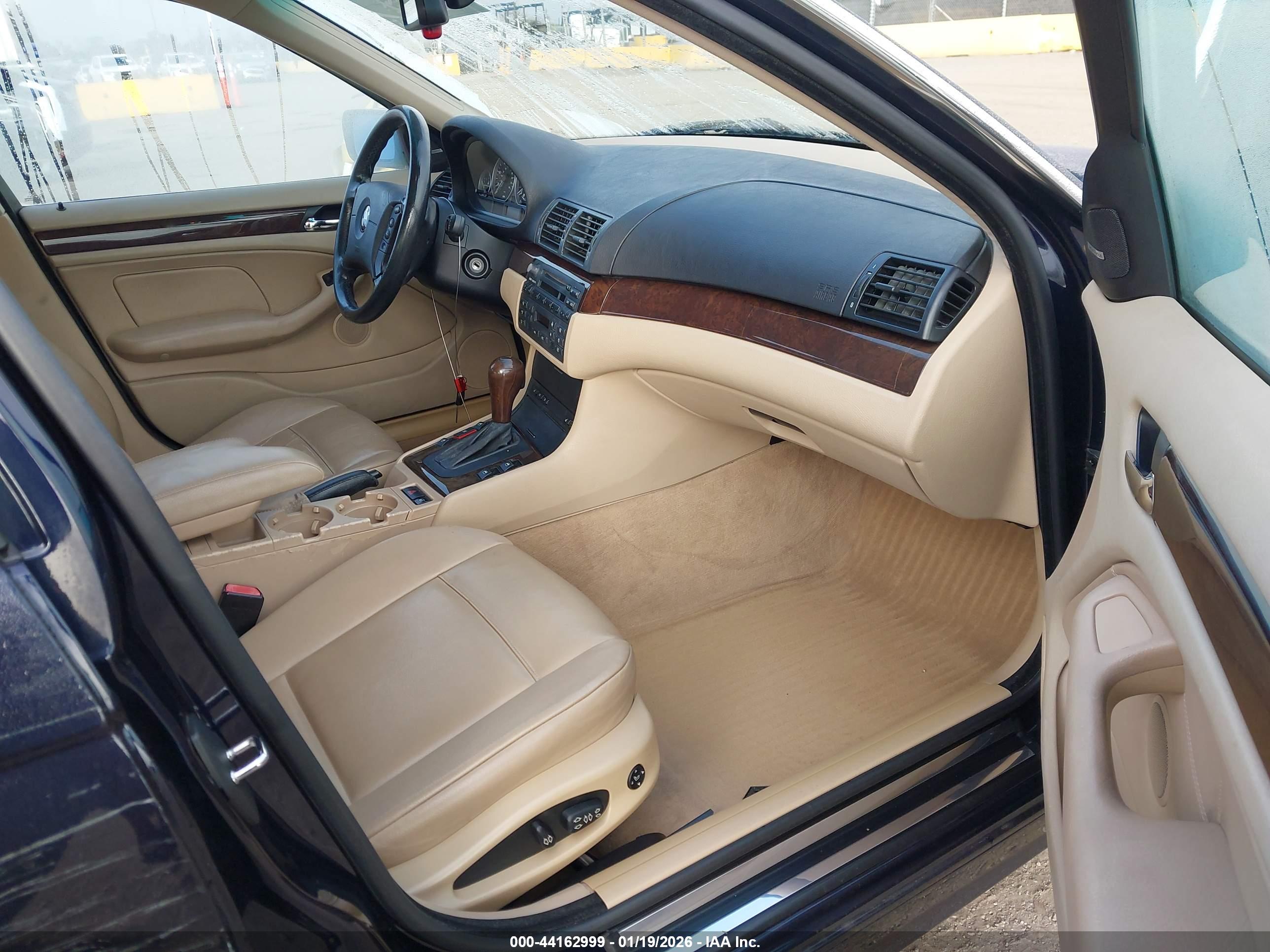BMW 330I image 5