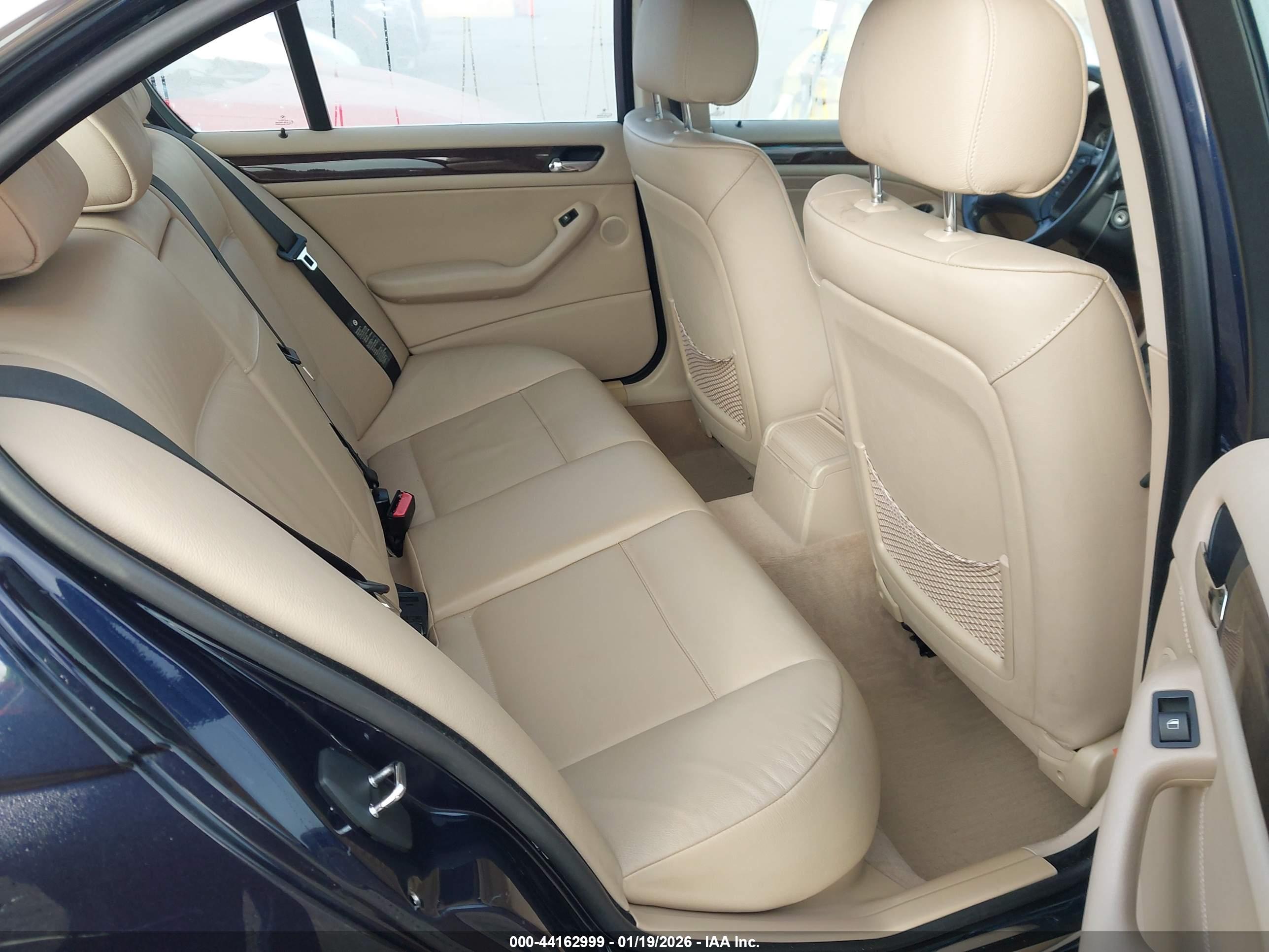 BMW 330I image 8
