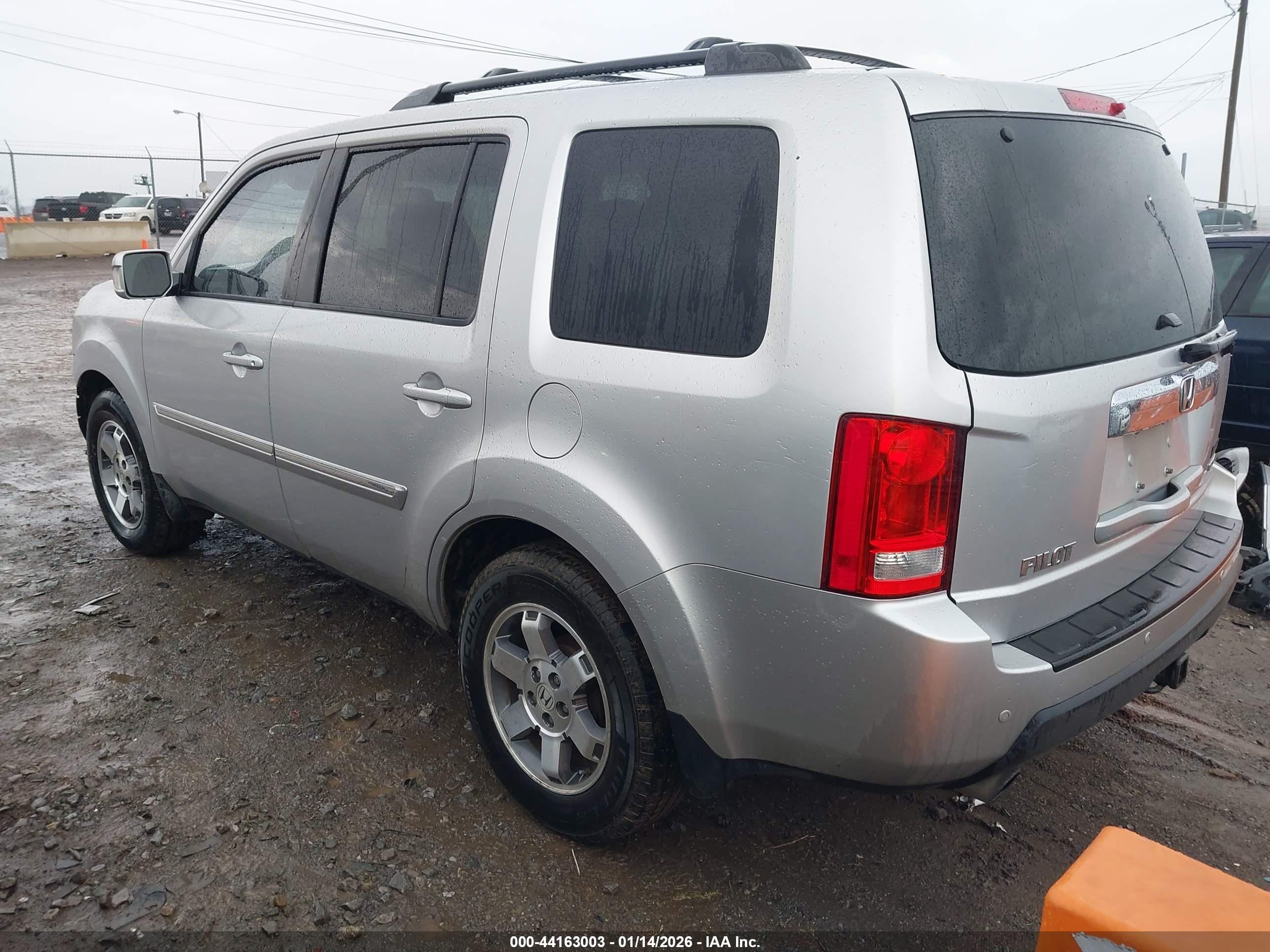 HONDA PILOT image 3