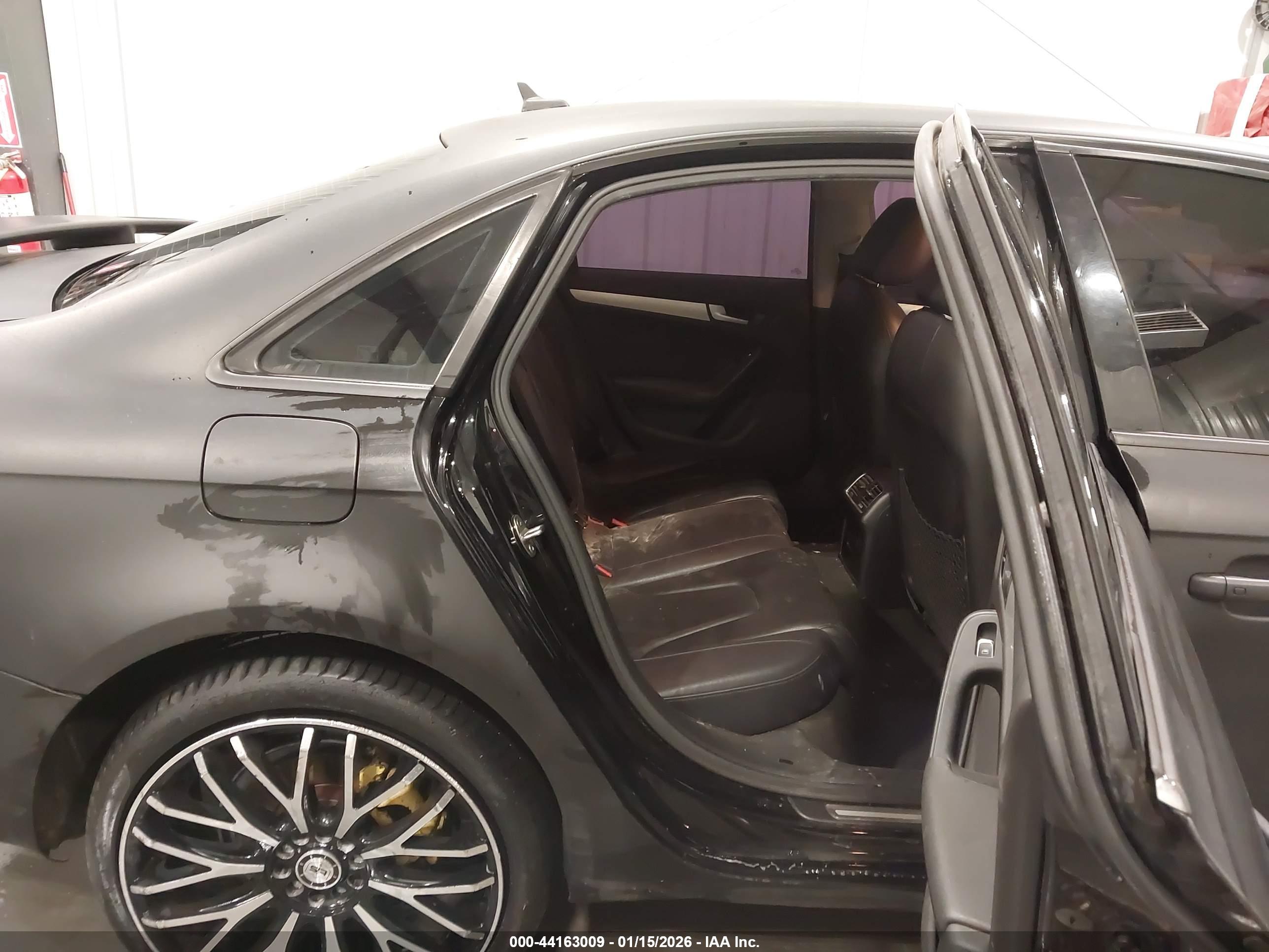 AUDI A4 image 8