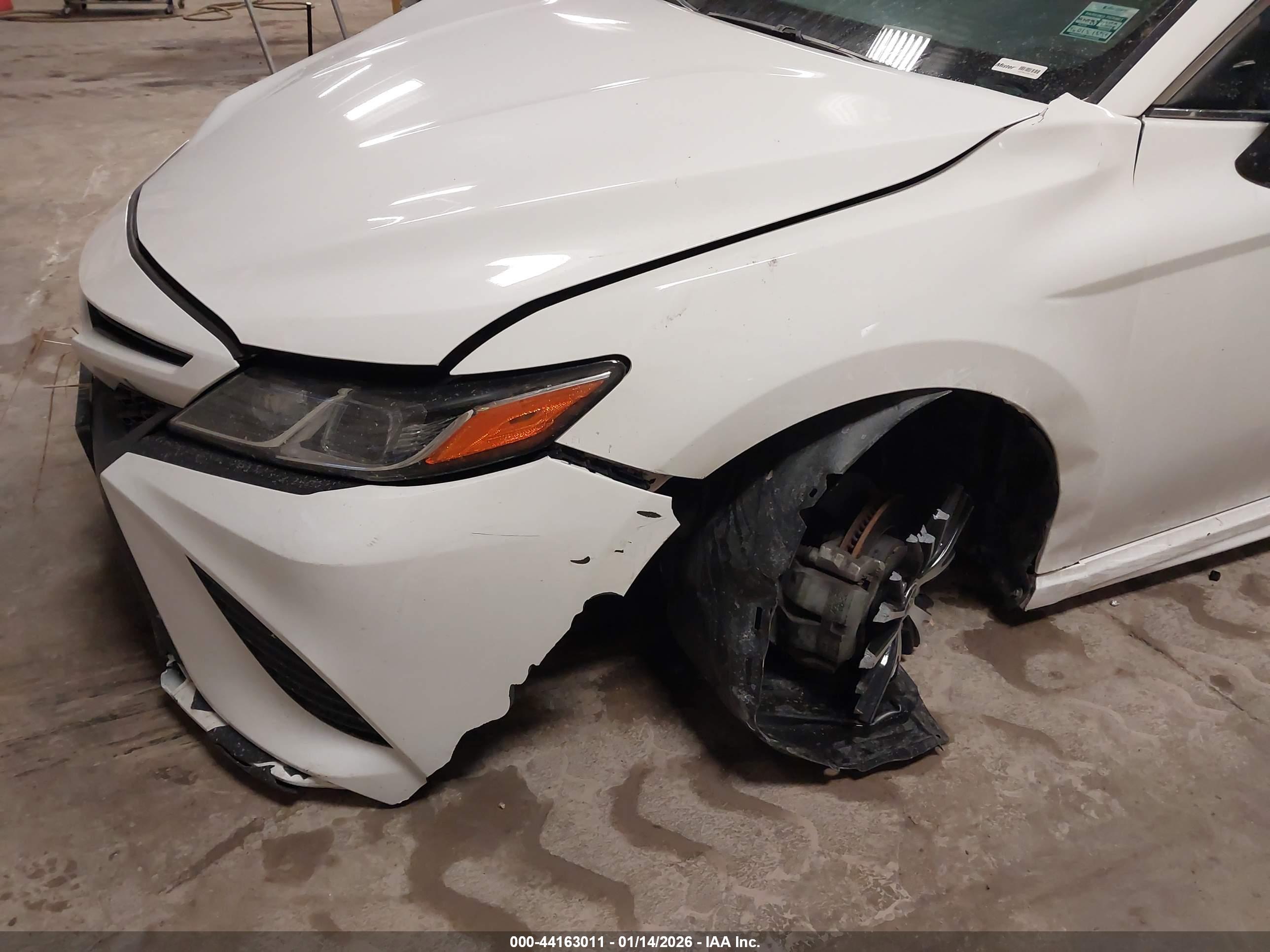 TOYOTA CAMRY image 6