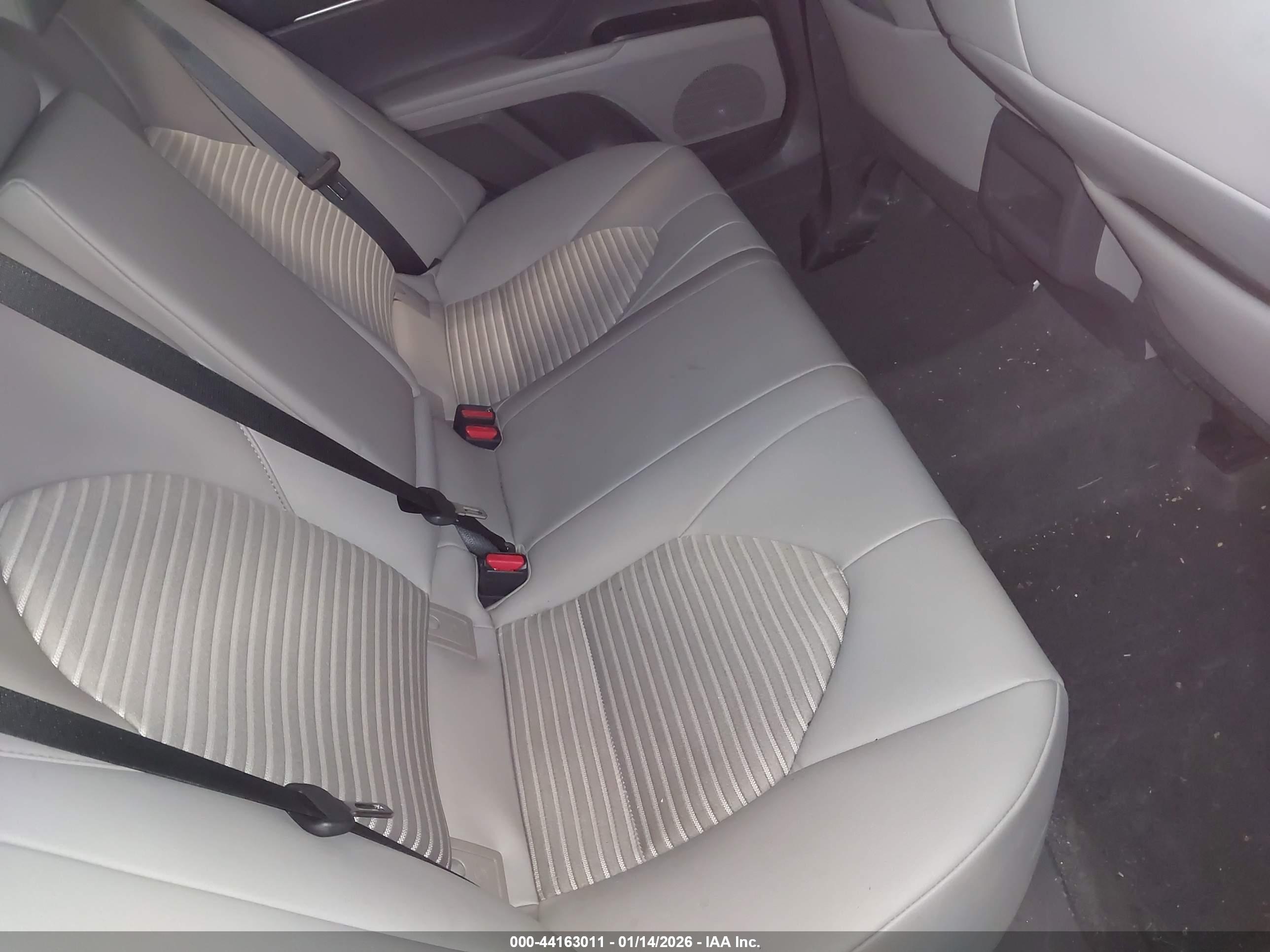TOYOTA CAMRY image 8