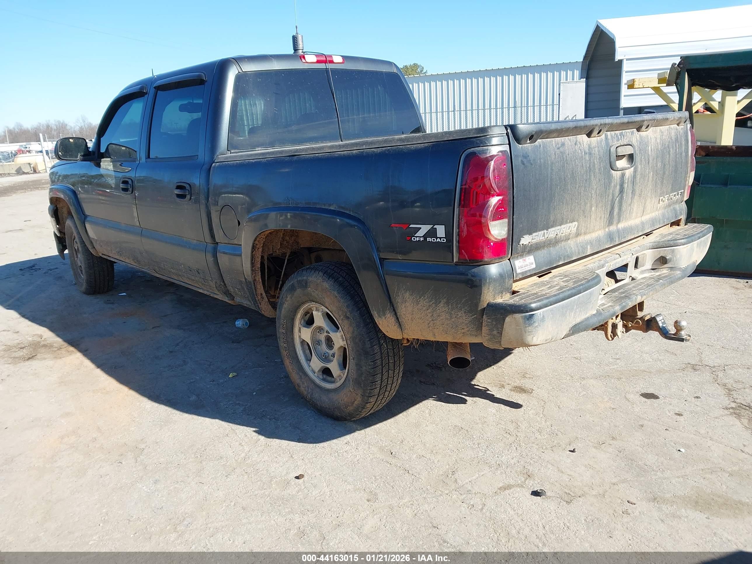 CHEVROLET SILVERADO image 3