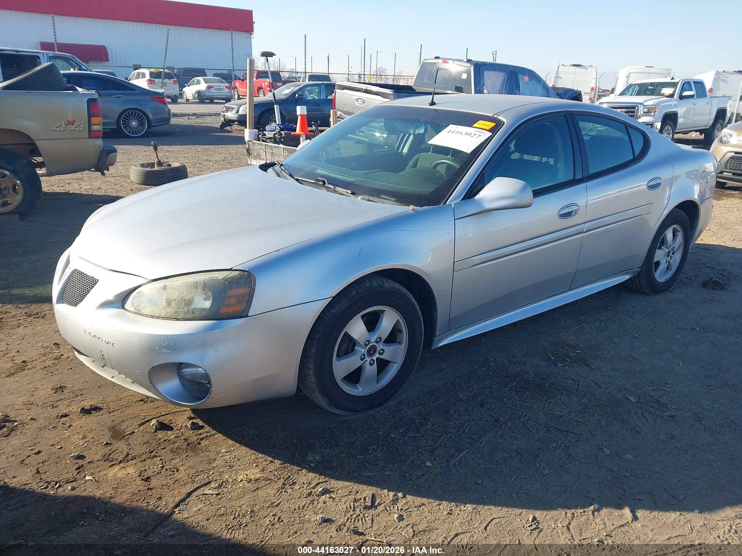 PONTIAC GRAND image 2