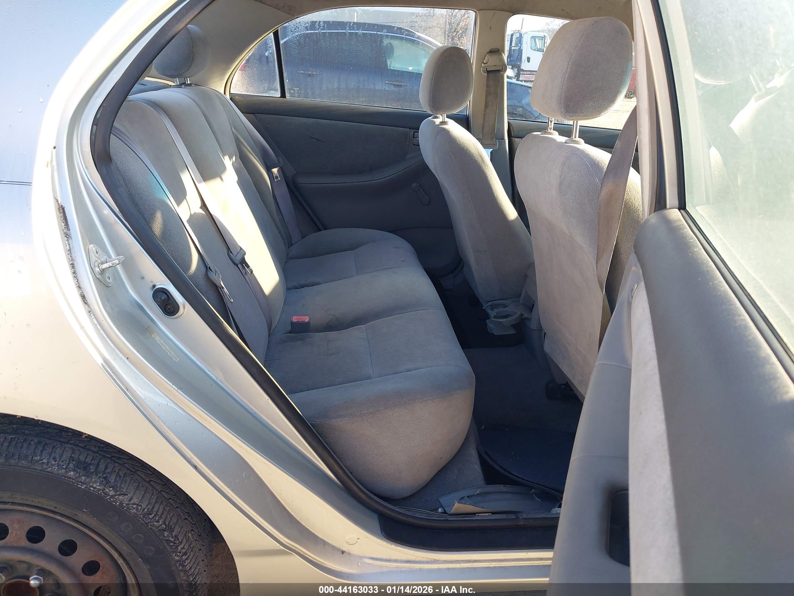 TOYOTA COROLLA image 8
