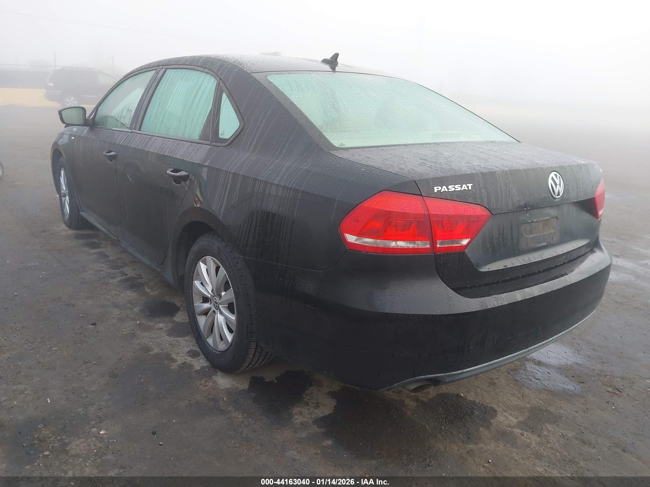 VOLKSWAGEN PASSAT image 3