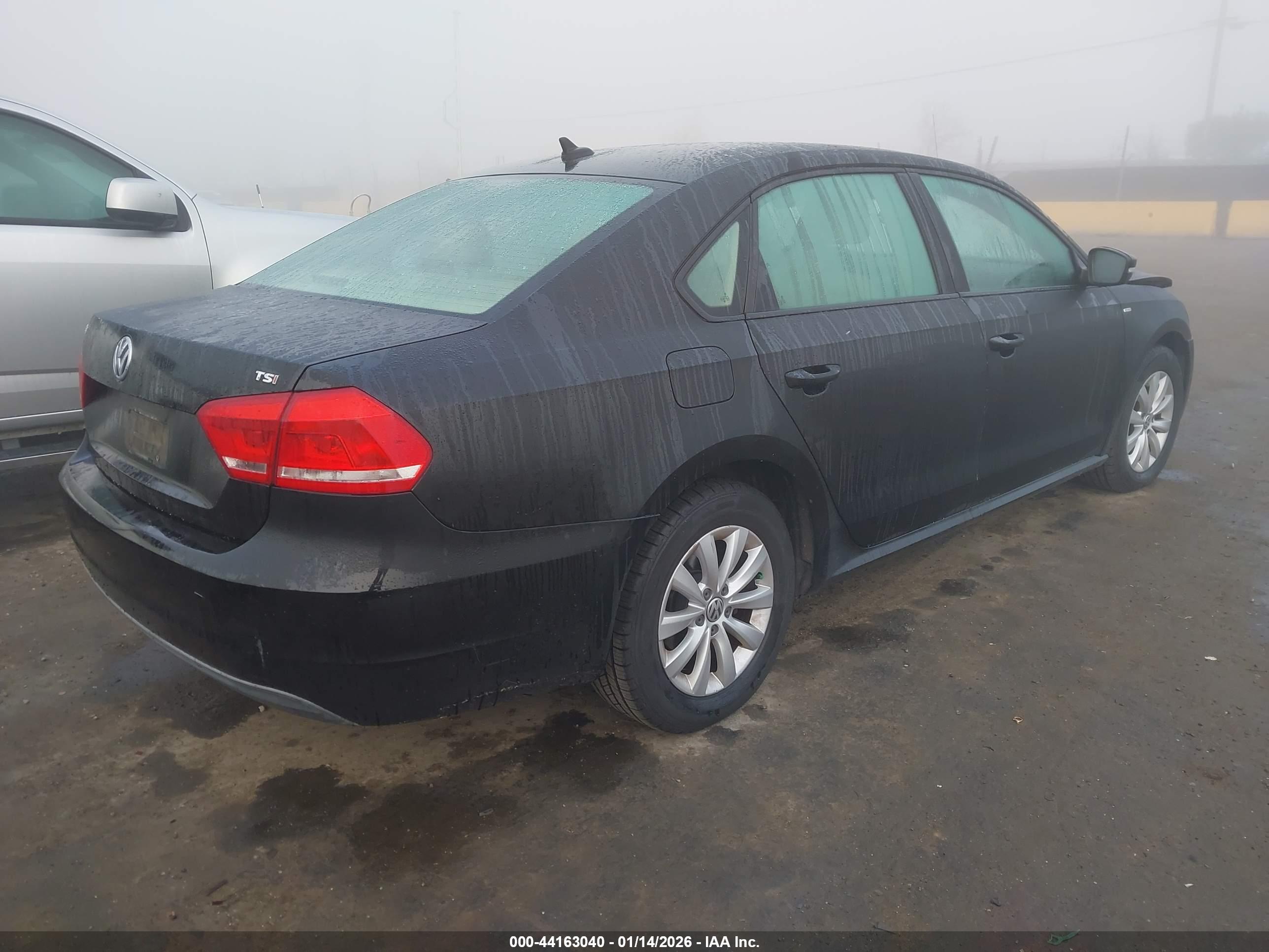 VOLKSWAGEN PASSAT image 4