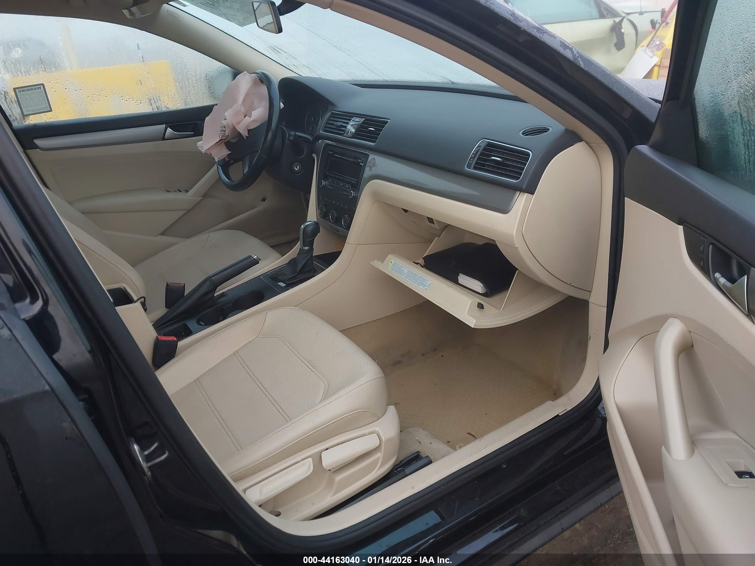 VOLKSWAGEN PASSAT image 5