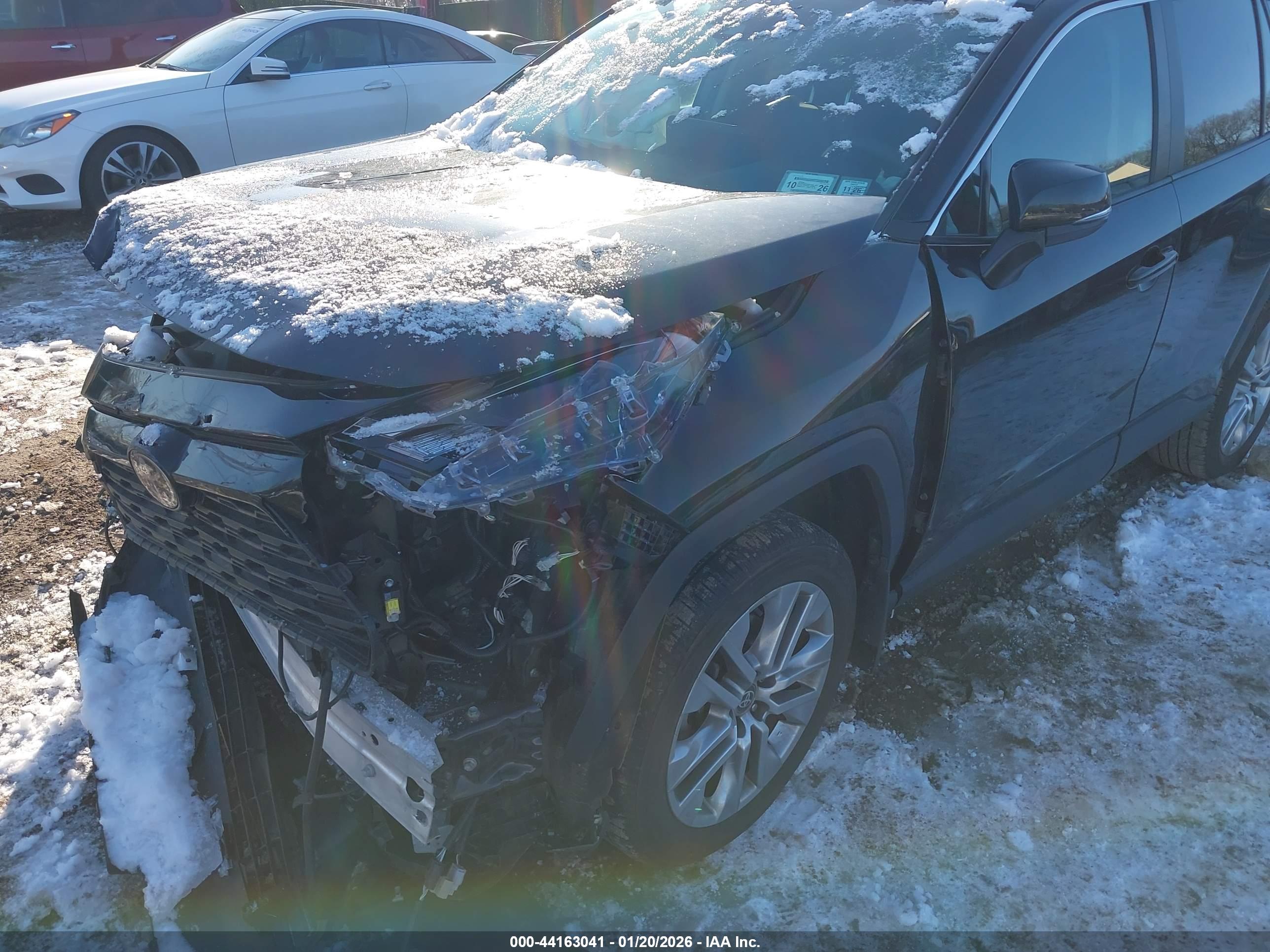 TOYOTA RAV4 image 6