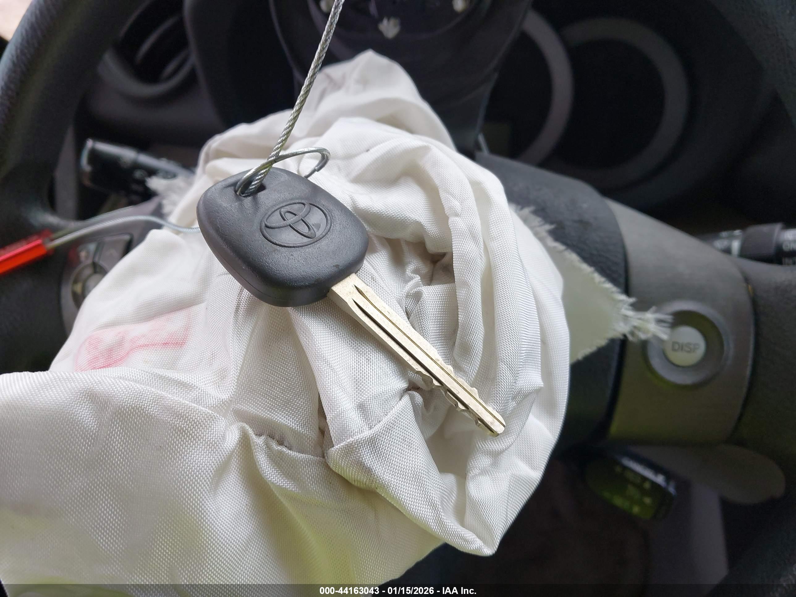 TOYOTA RAV4 image 11