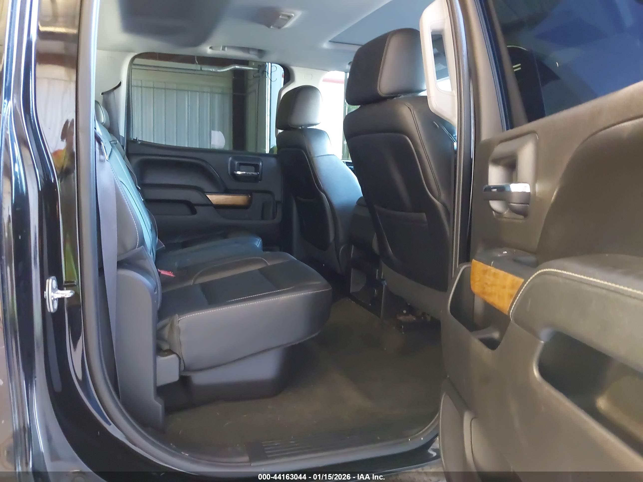 CHEVROLET SILVERADO image 8