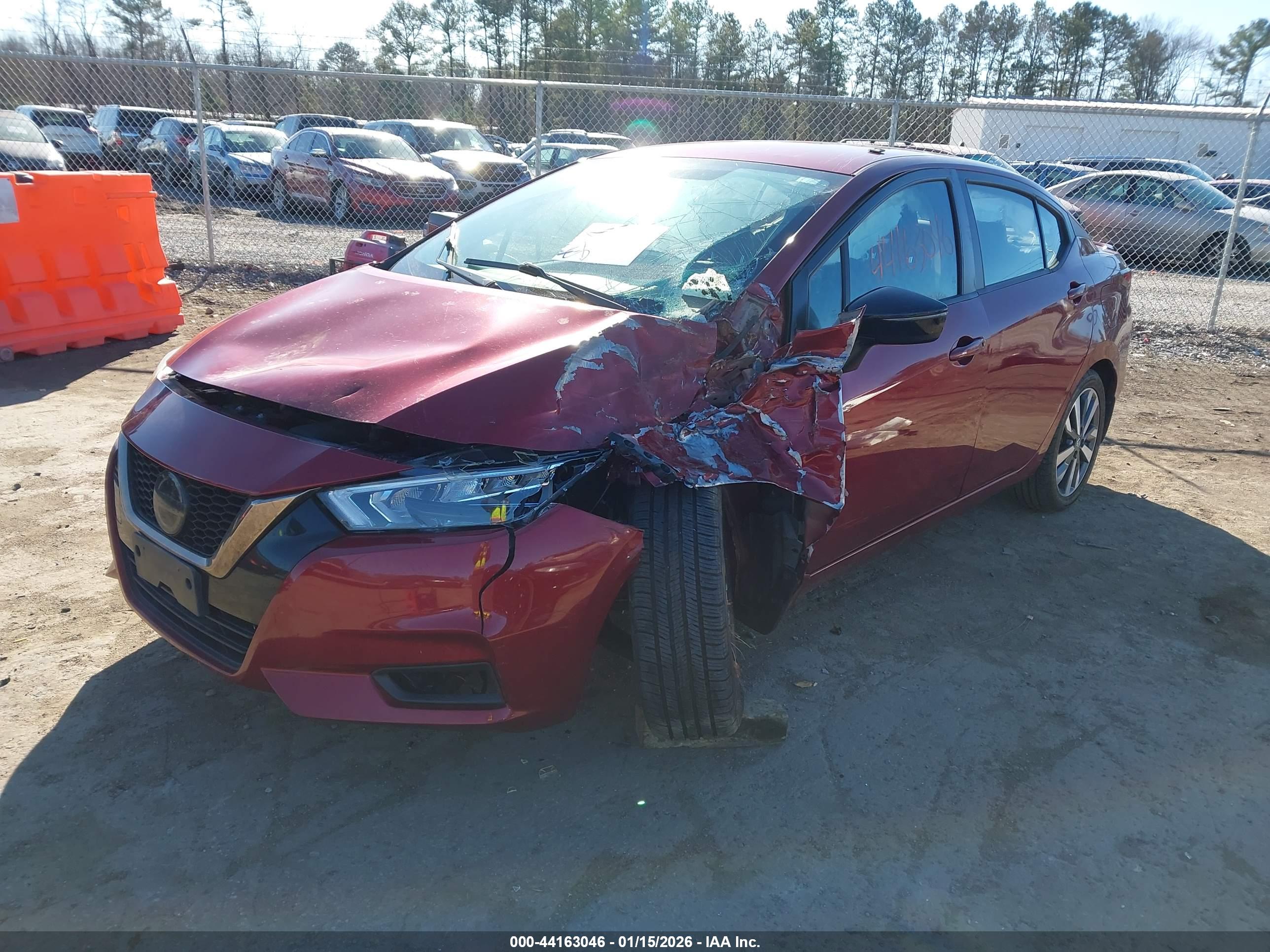 NISSAN VERSA image 2
