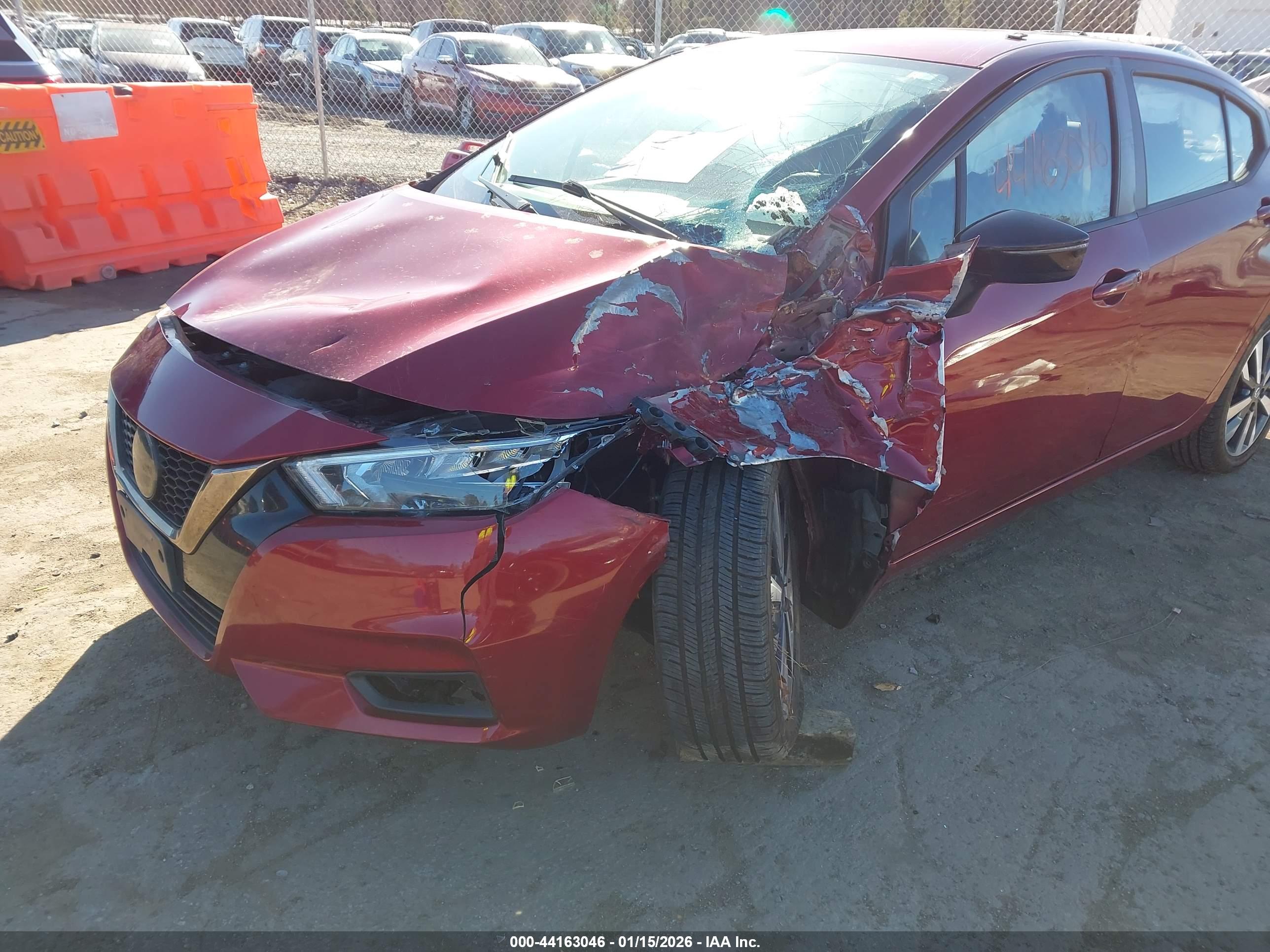 NISSAN VERSA image 6