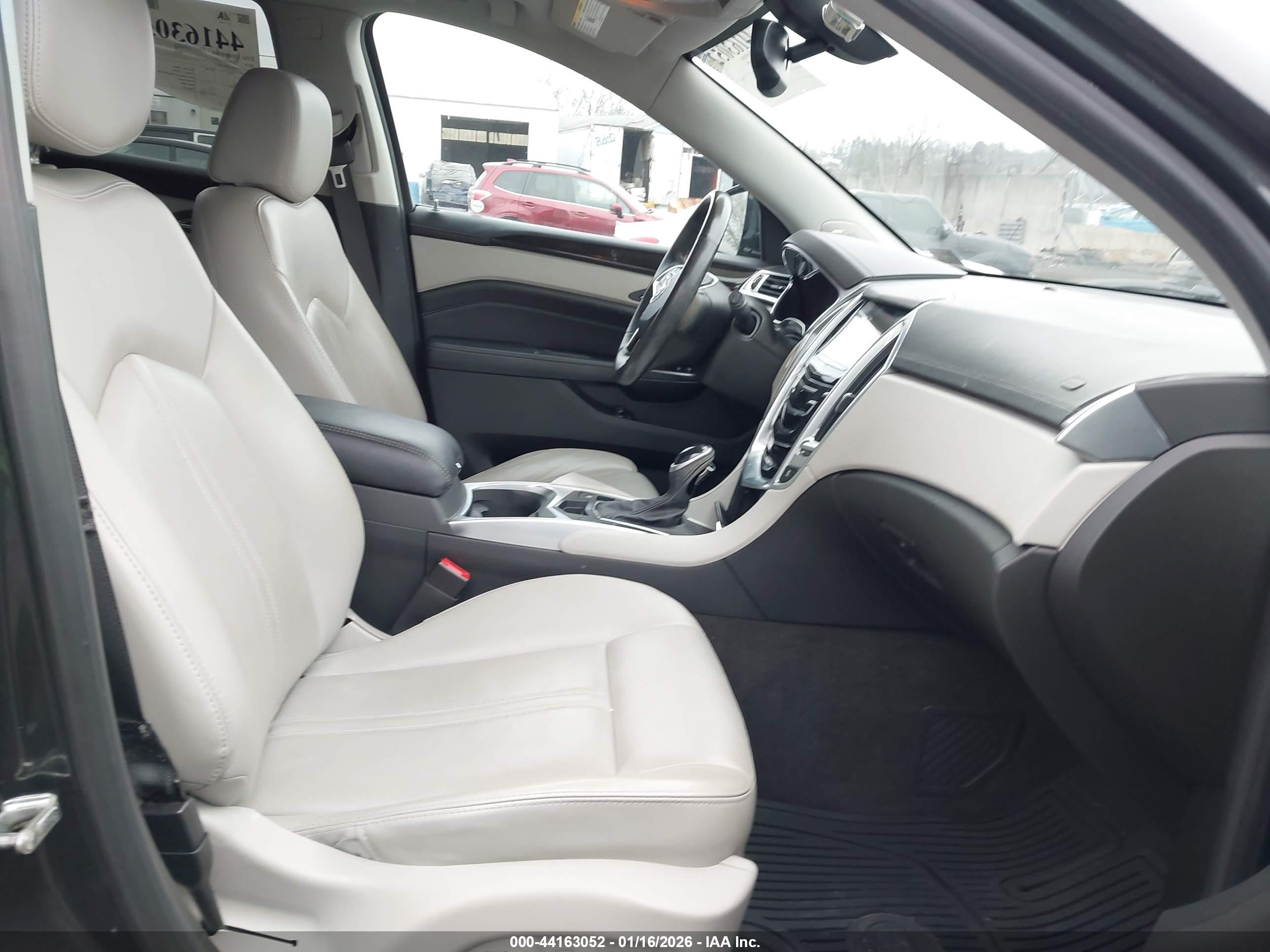 CADILLAC SRX image 5