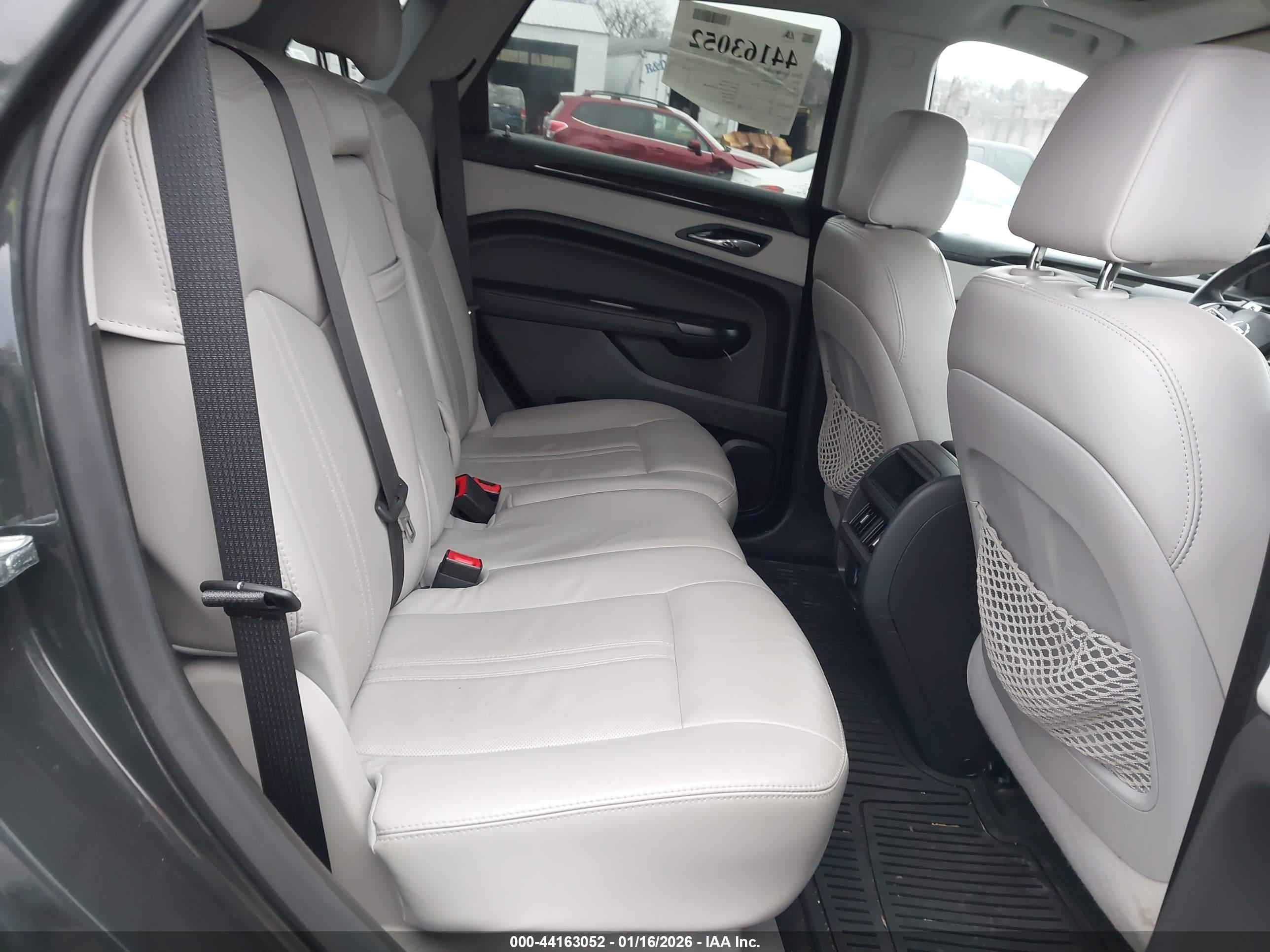 CADILLAC SRX image 8