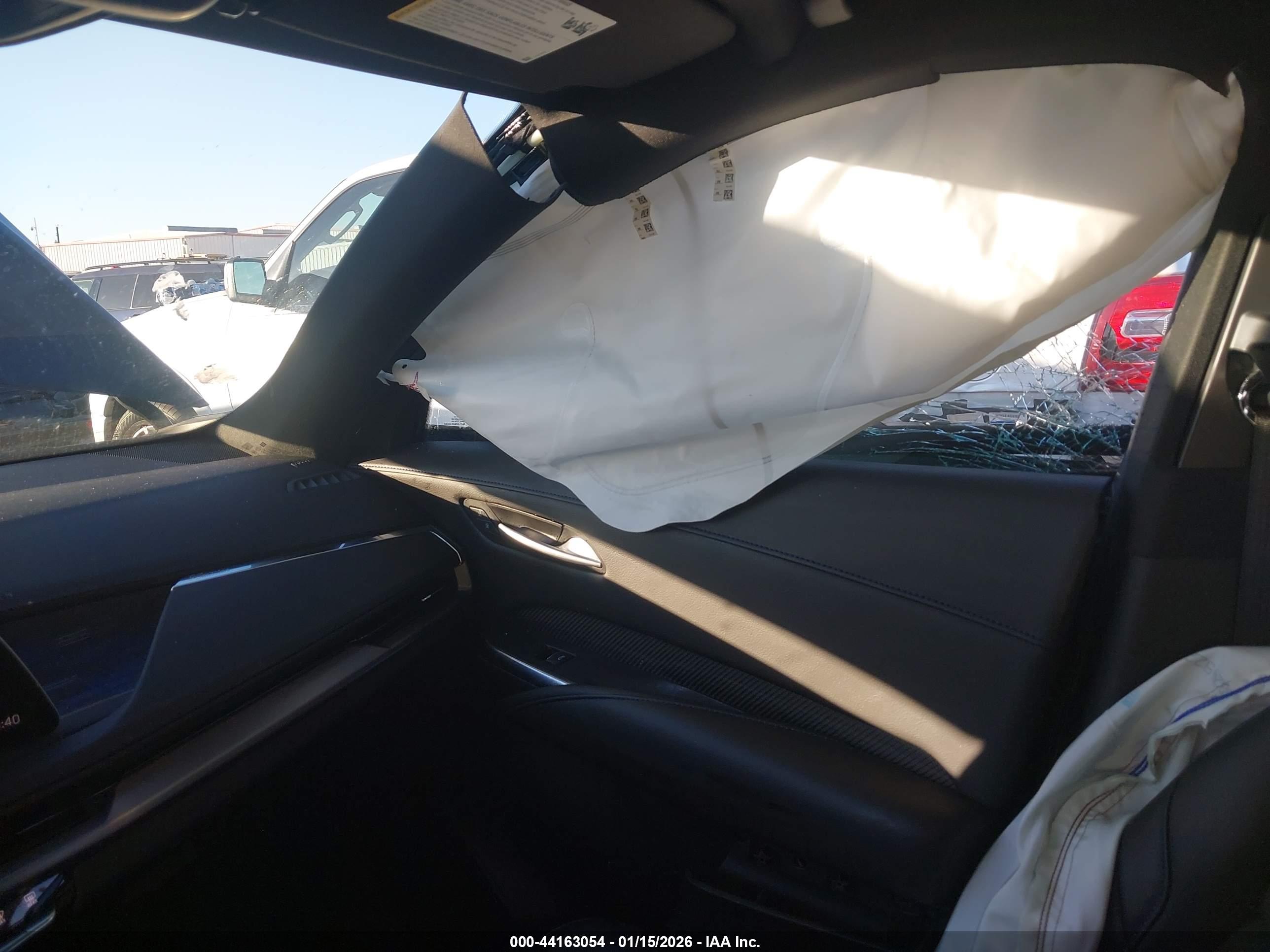 CADILLAC XT4 image 5