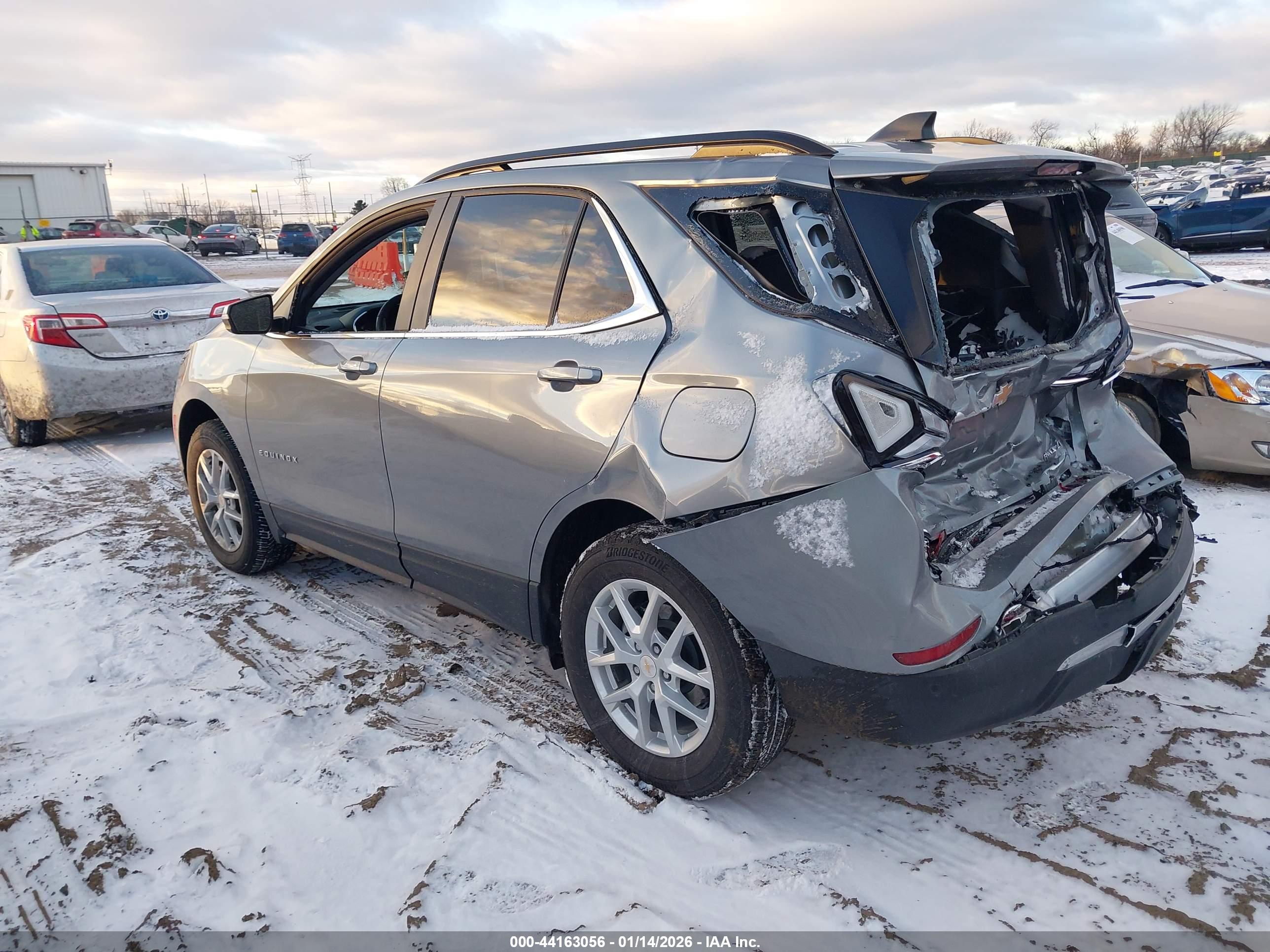 CHEVROLET EQUINOX image 3