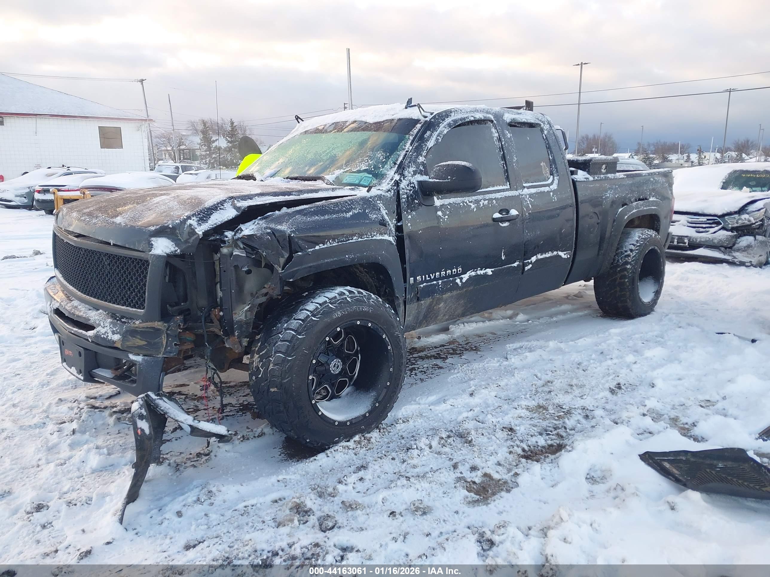 CHEVROLET SILVERADO image 2