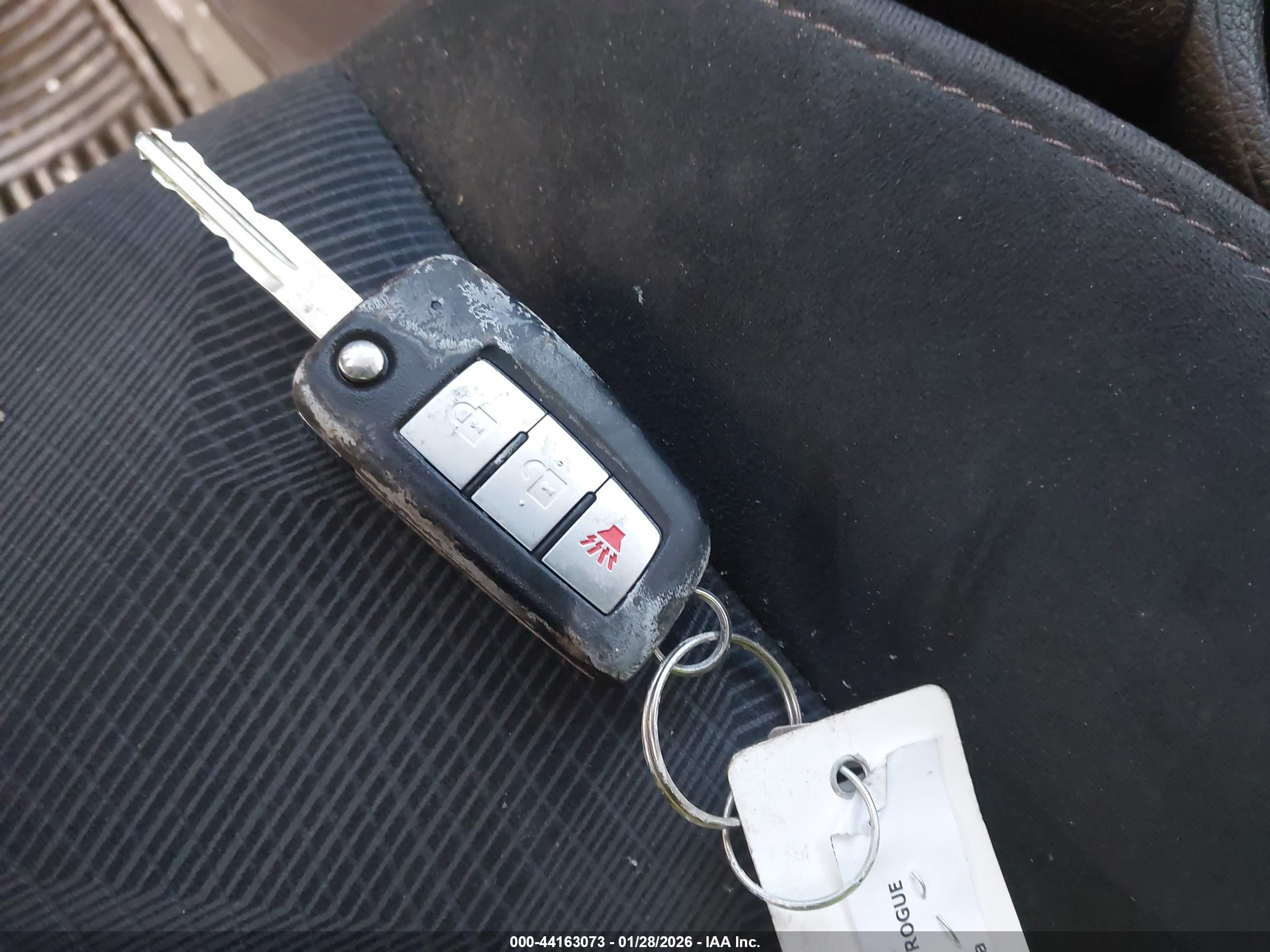 NISSAN ROGUE image 11