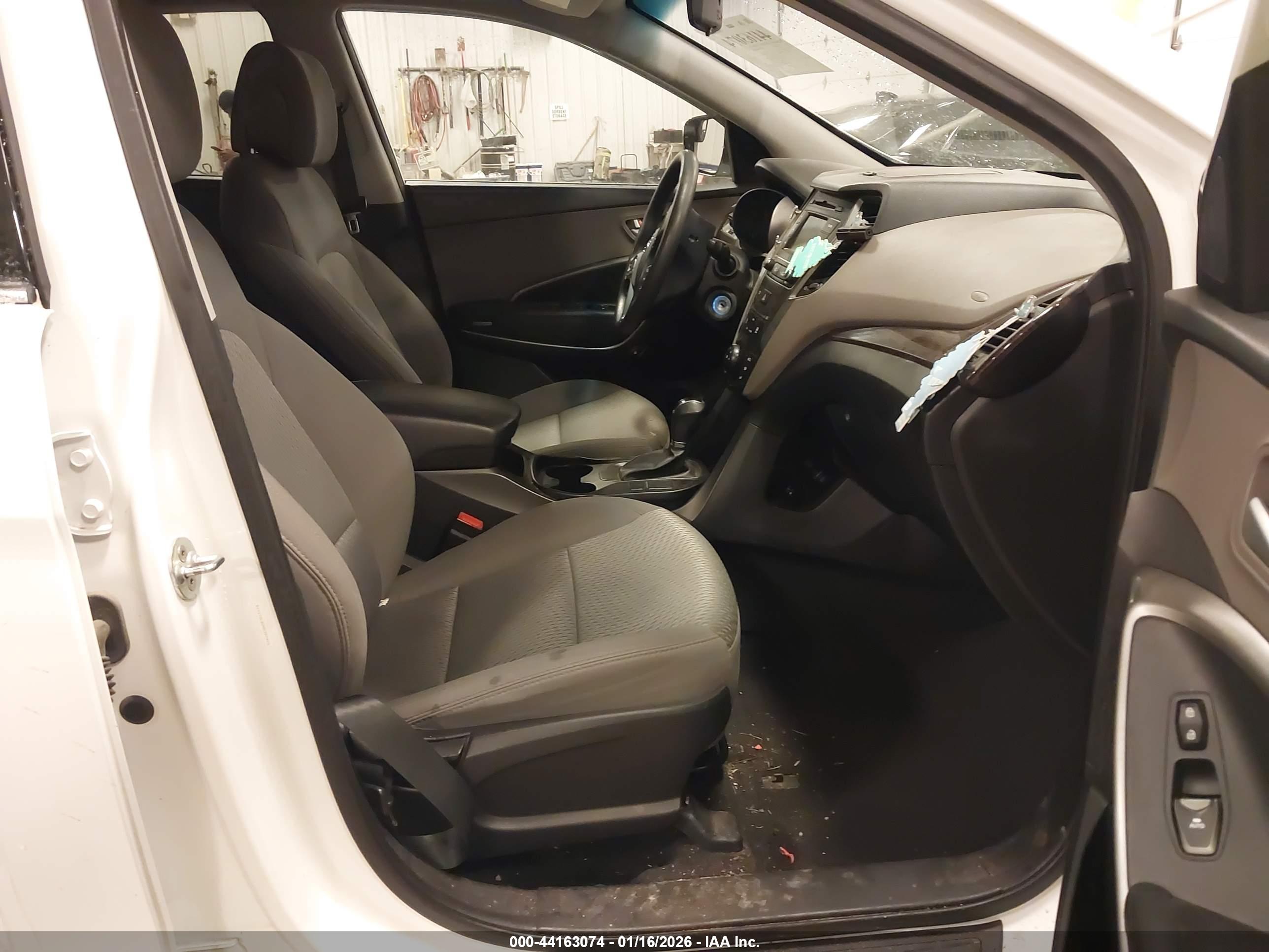 HYUNDAI SANTA image 5