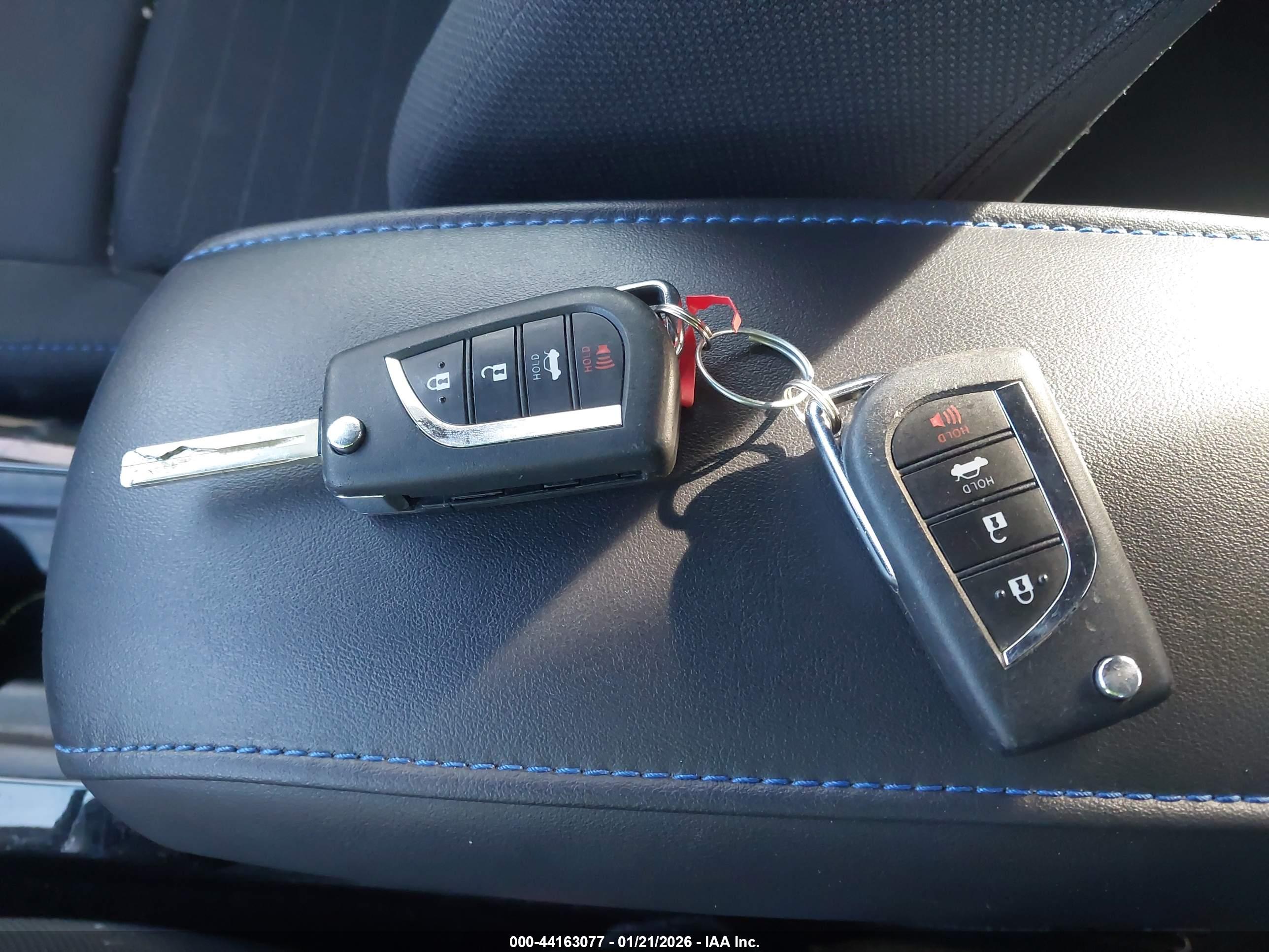 TOYOTA COROLLA image 11