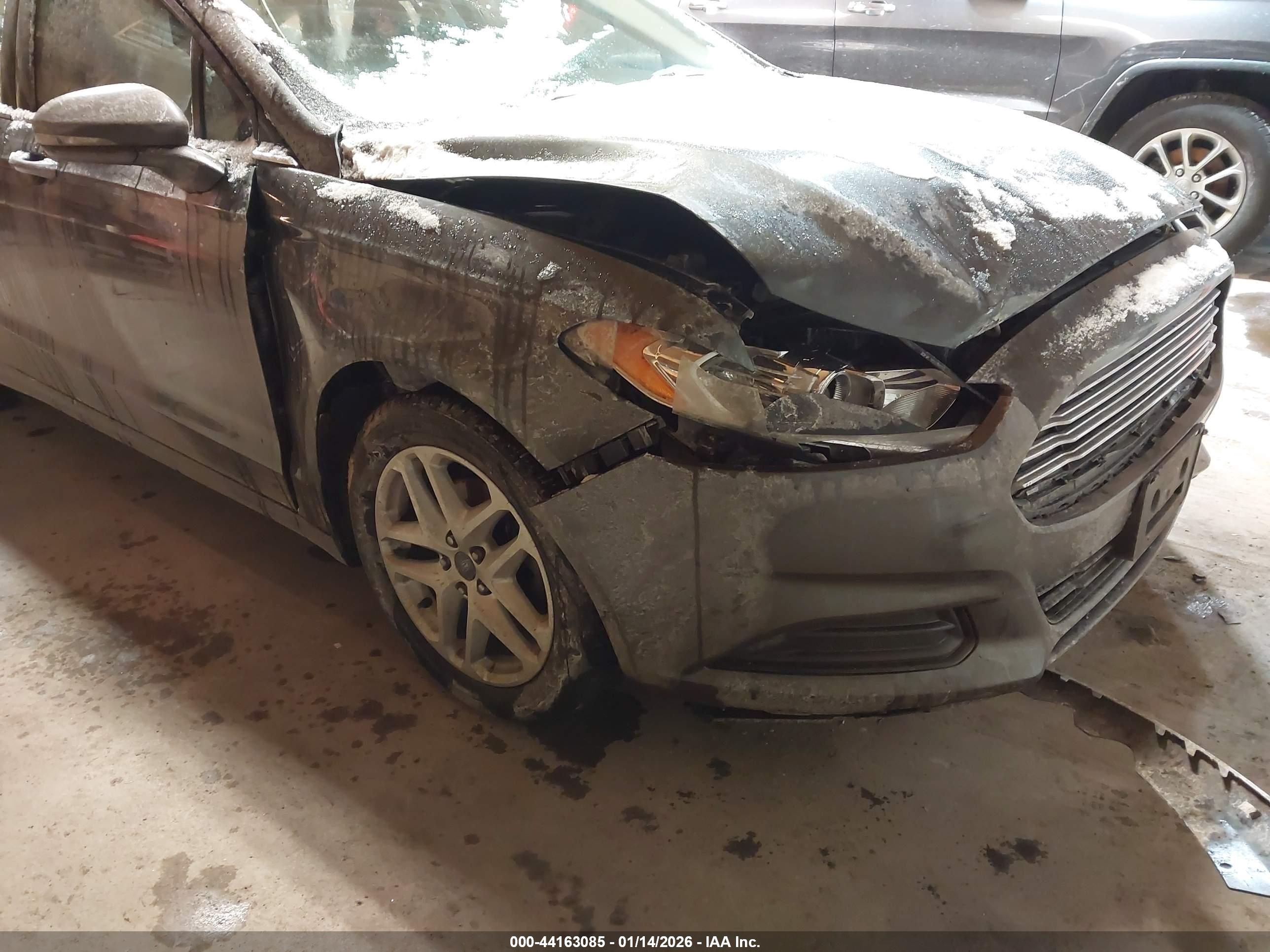 FORD FUSION image 6