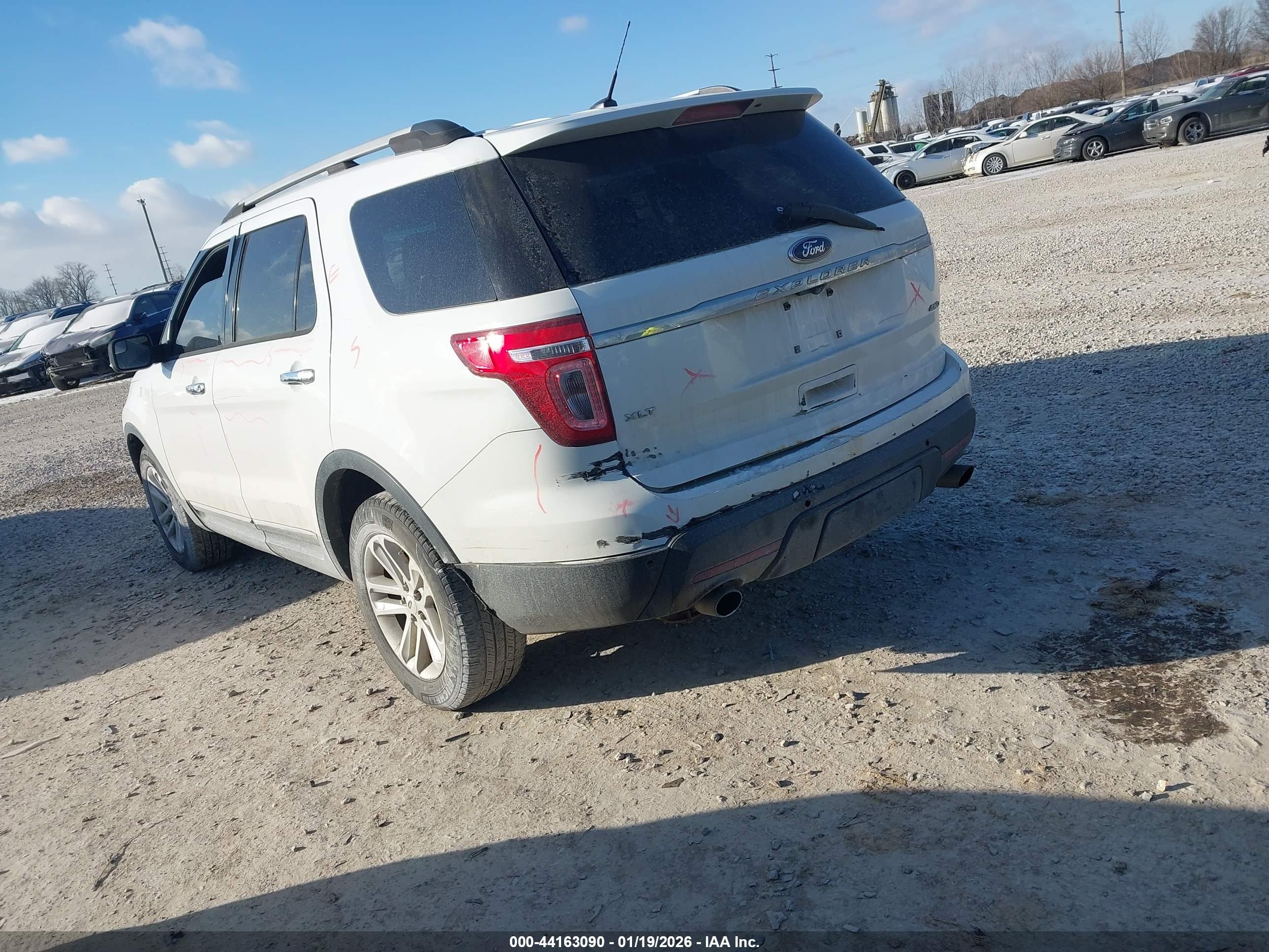FORD EXPLORER image 3