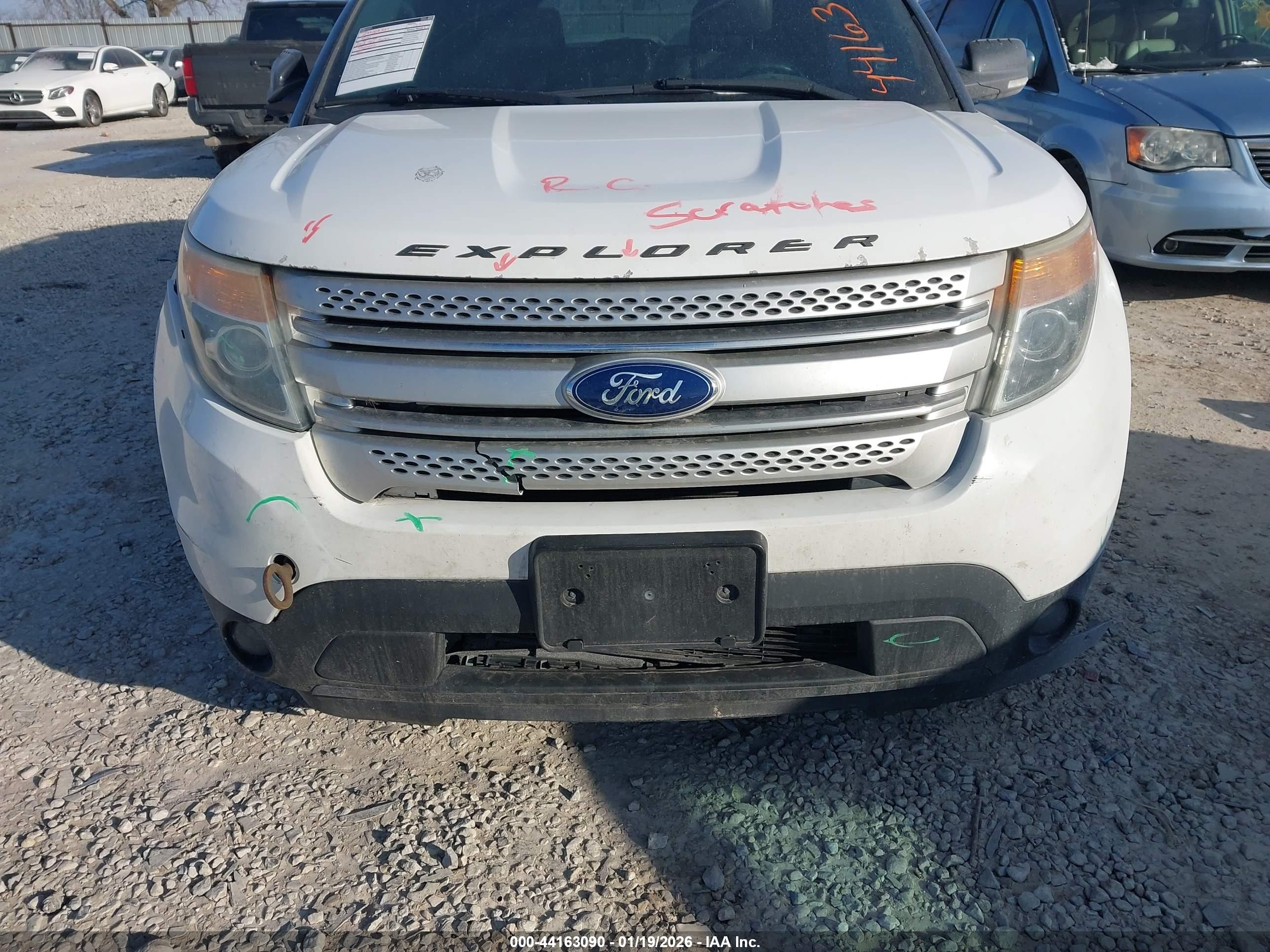FORD EXPLORER image 6