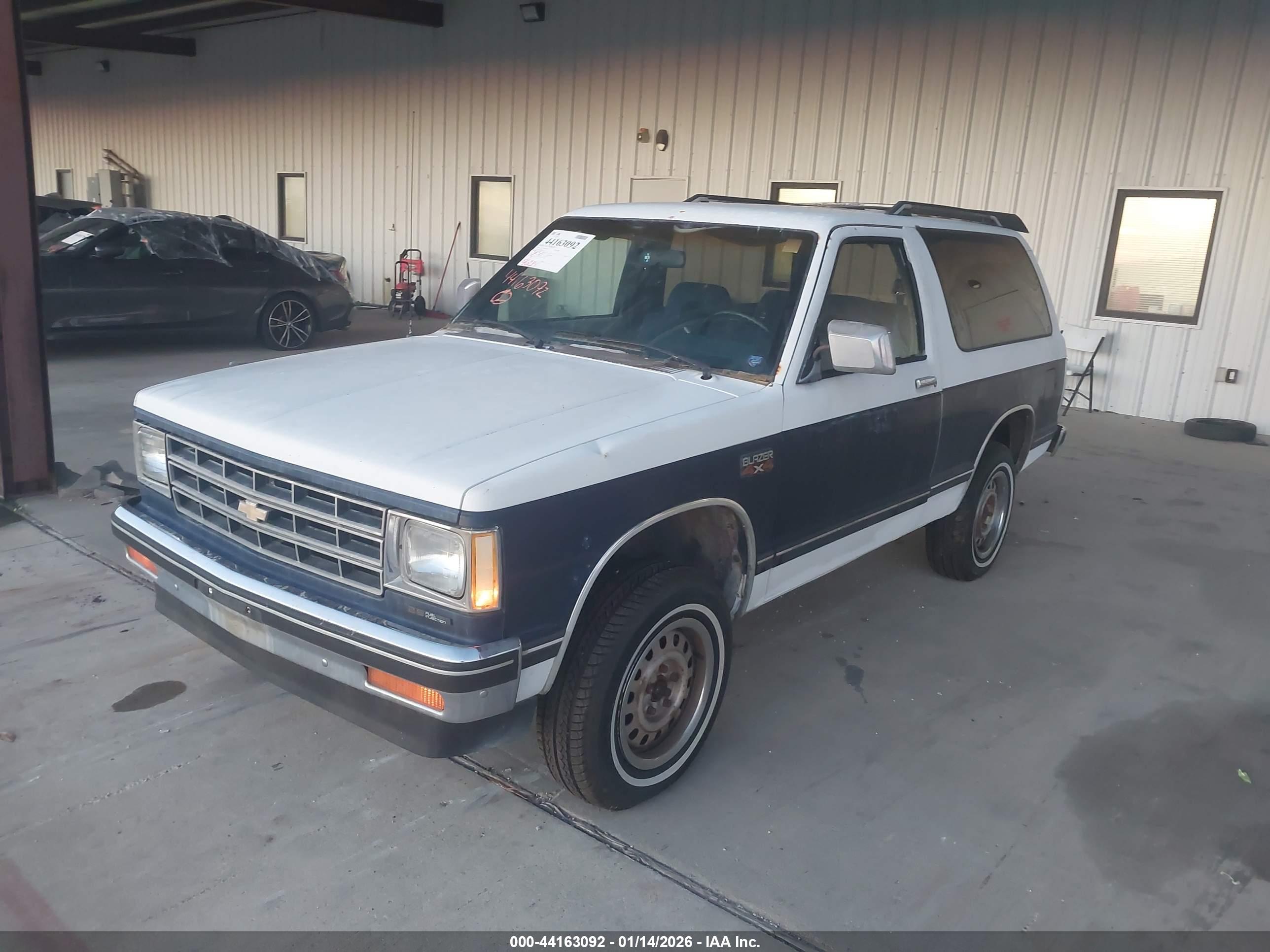 CHEVROLET BLAZER image 6