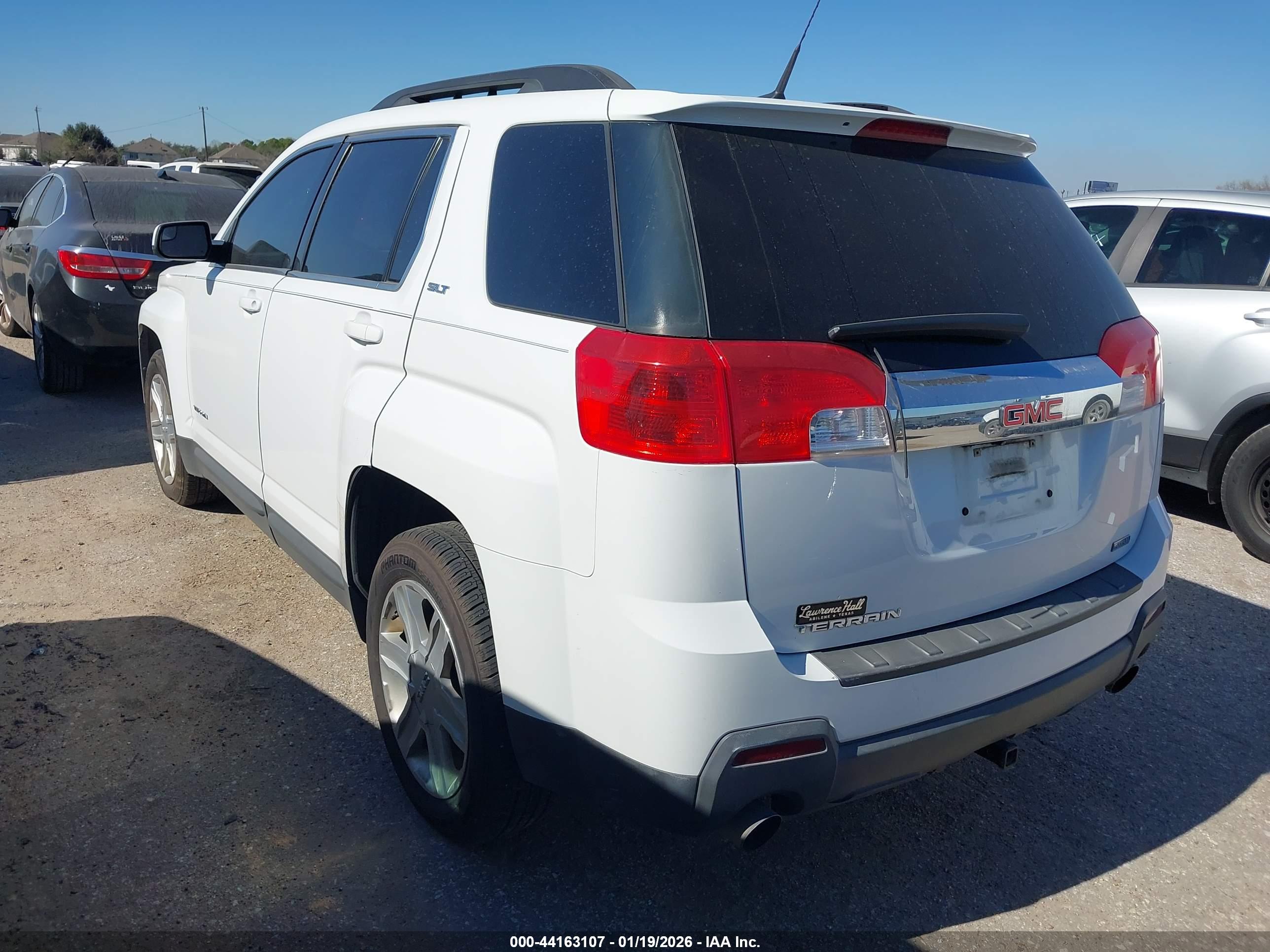 GMC TERRAIN image 3
