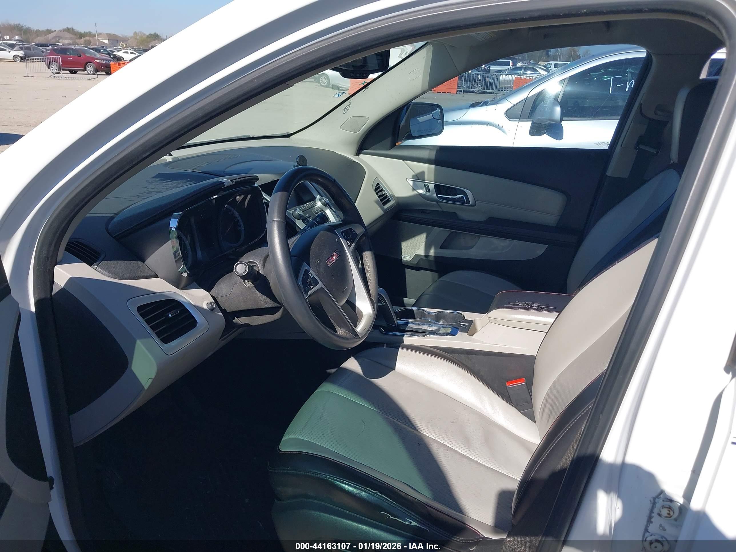 GMC TERRAIN image 5