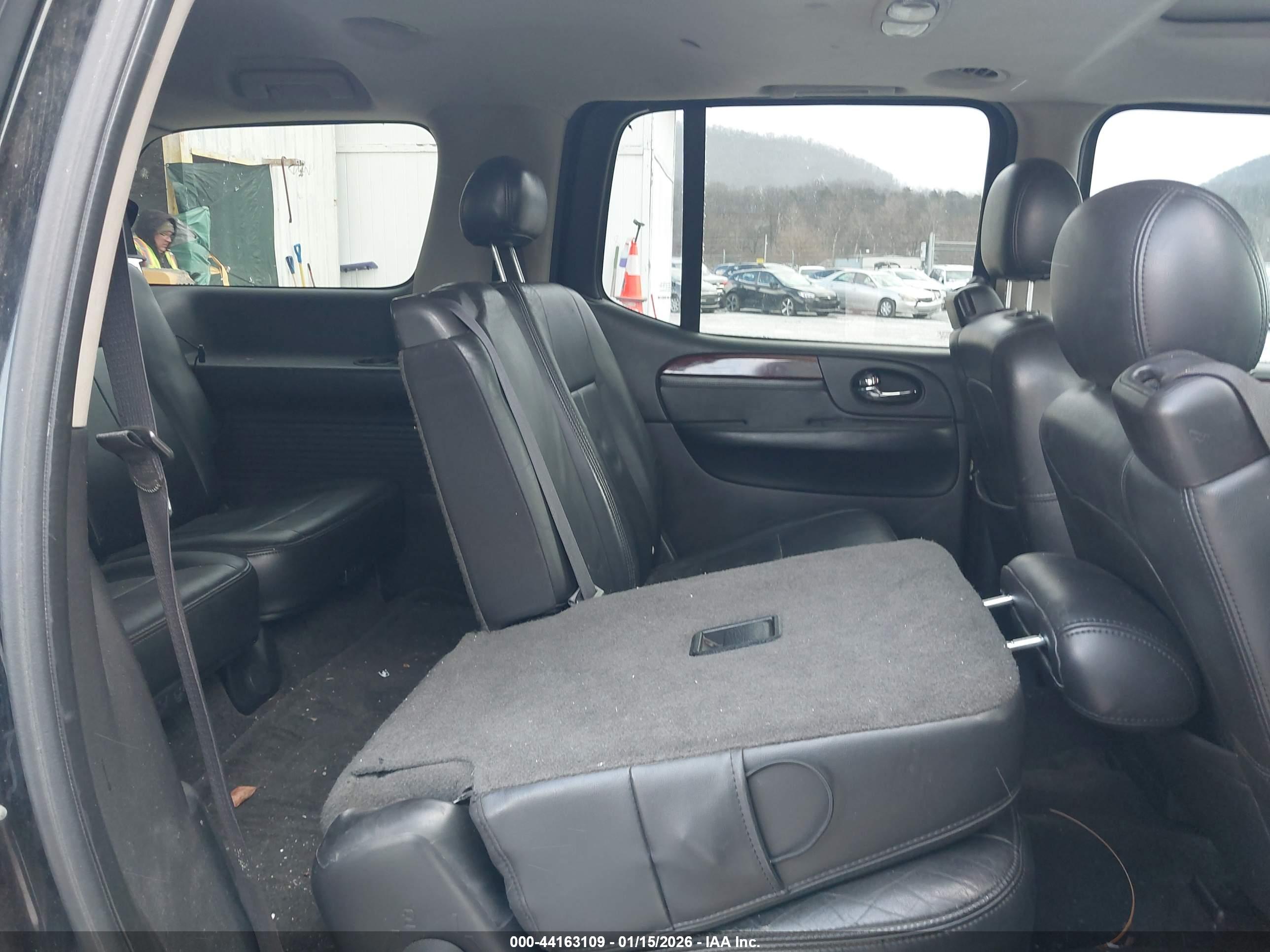 GMC ENVOY image 8
