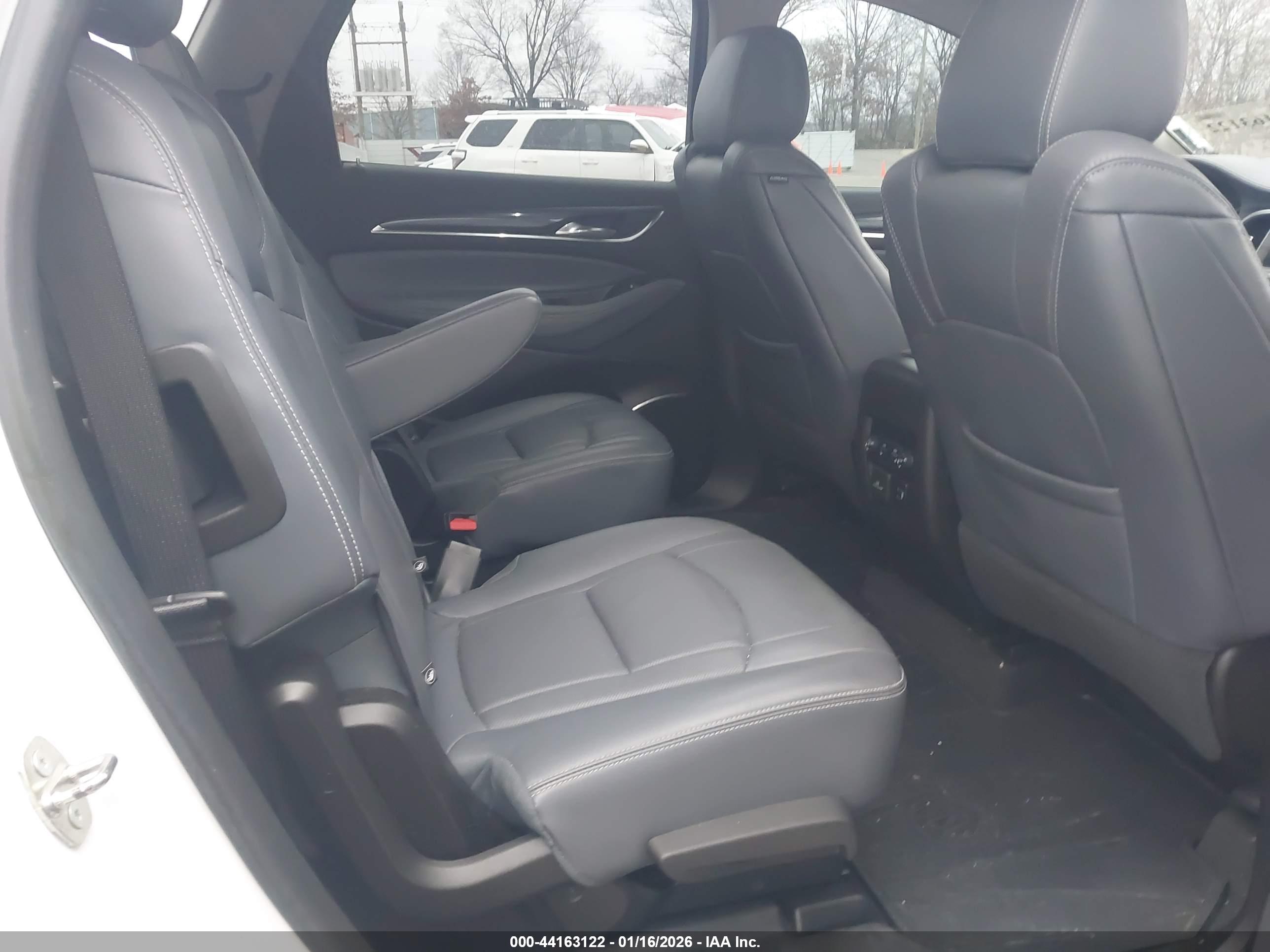 BUICK ENCLAVE image 8