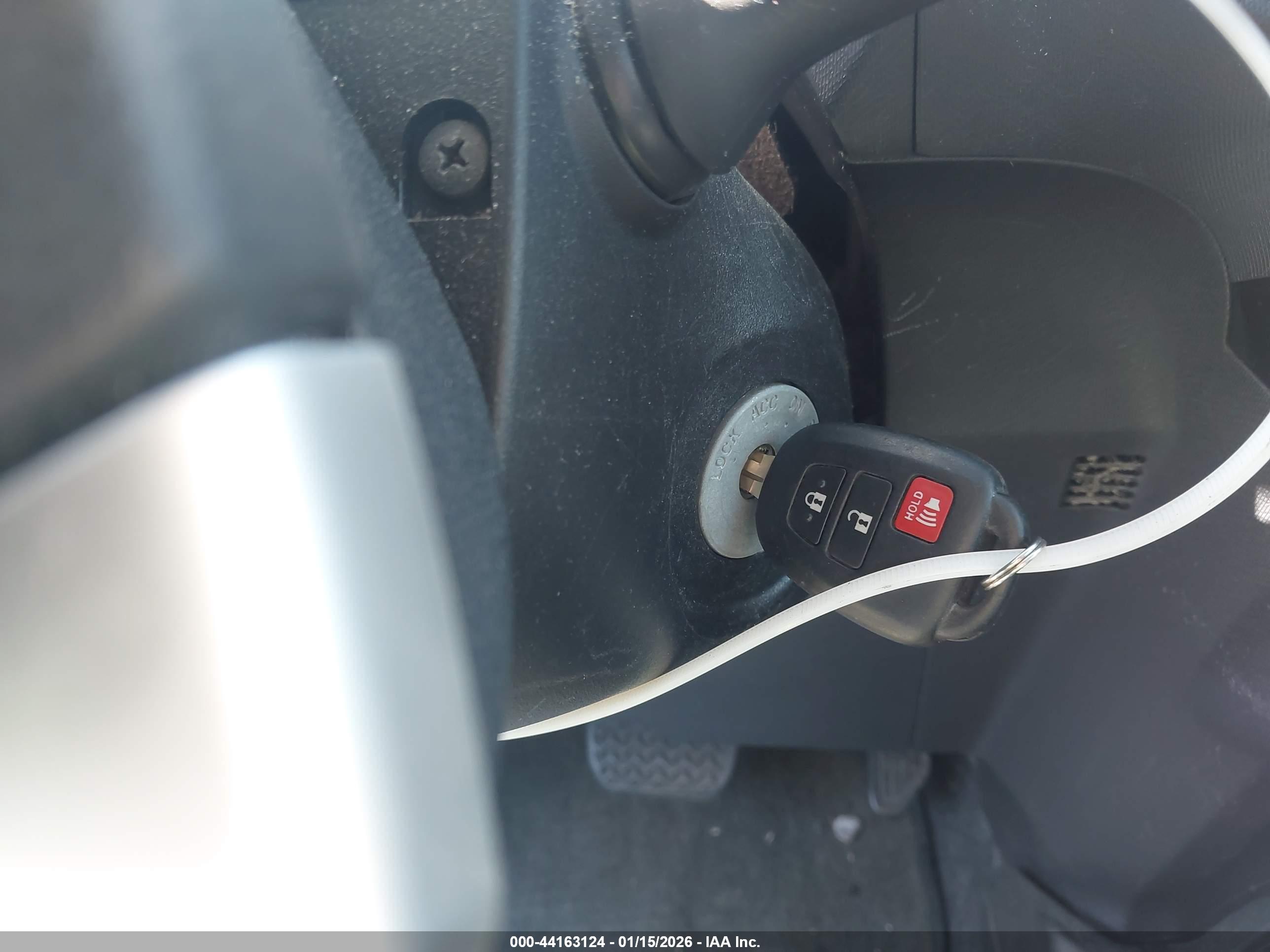 TOYOTA PRIUS image 11