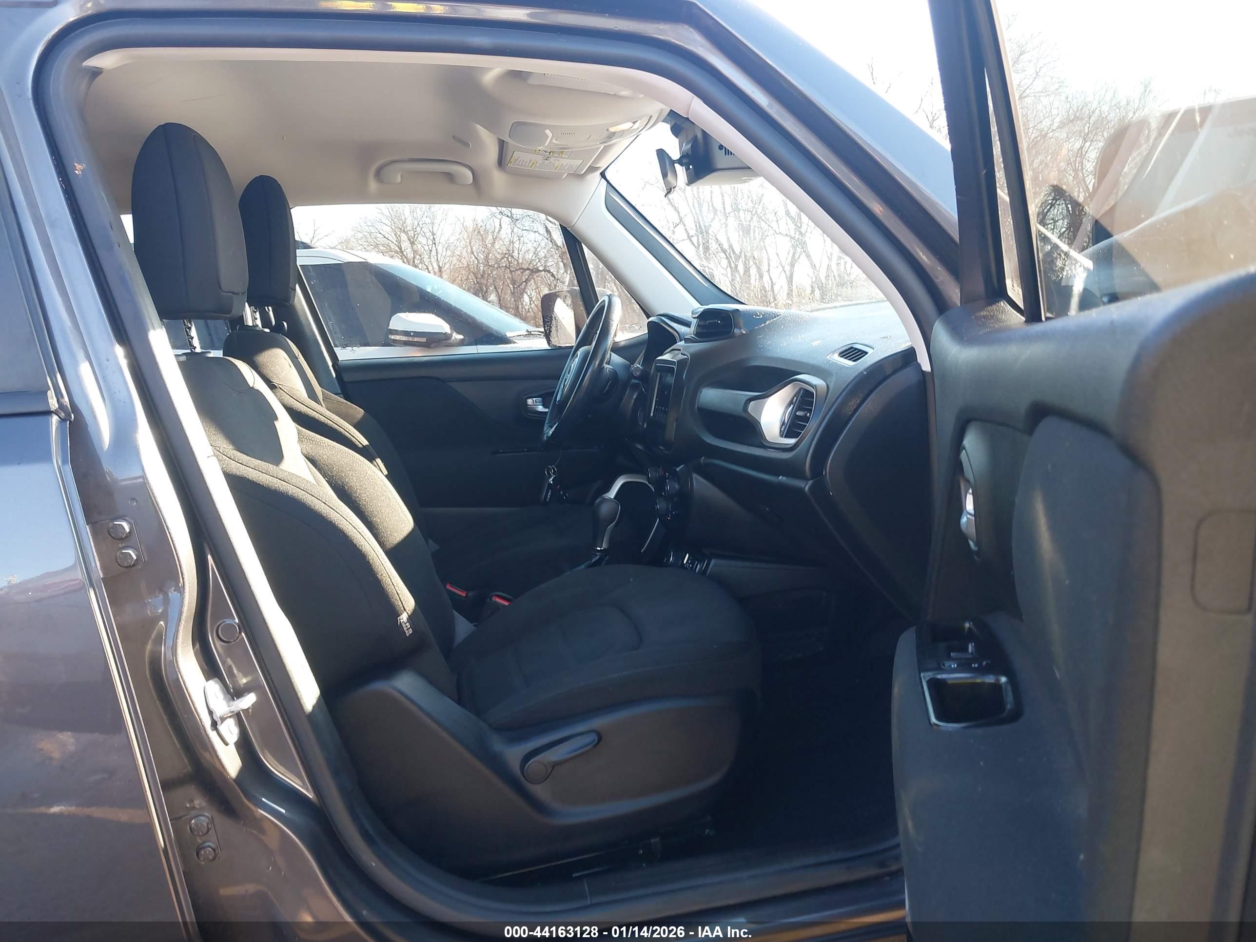 JEEP RENEGADE image 5