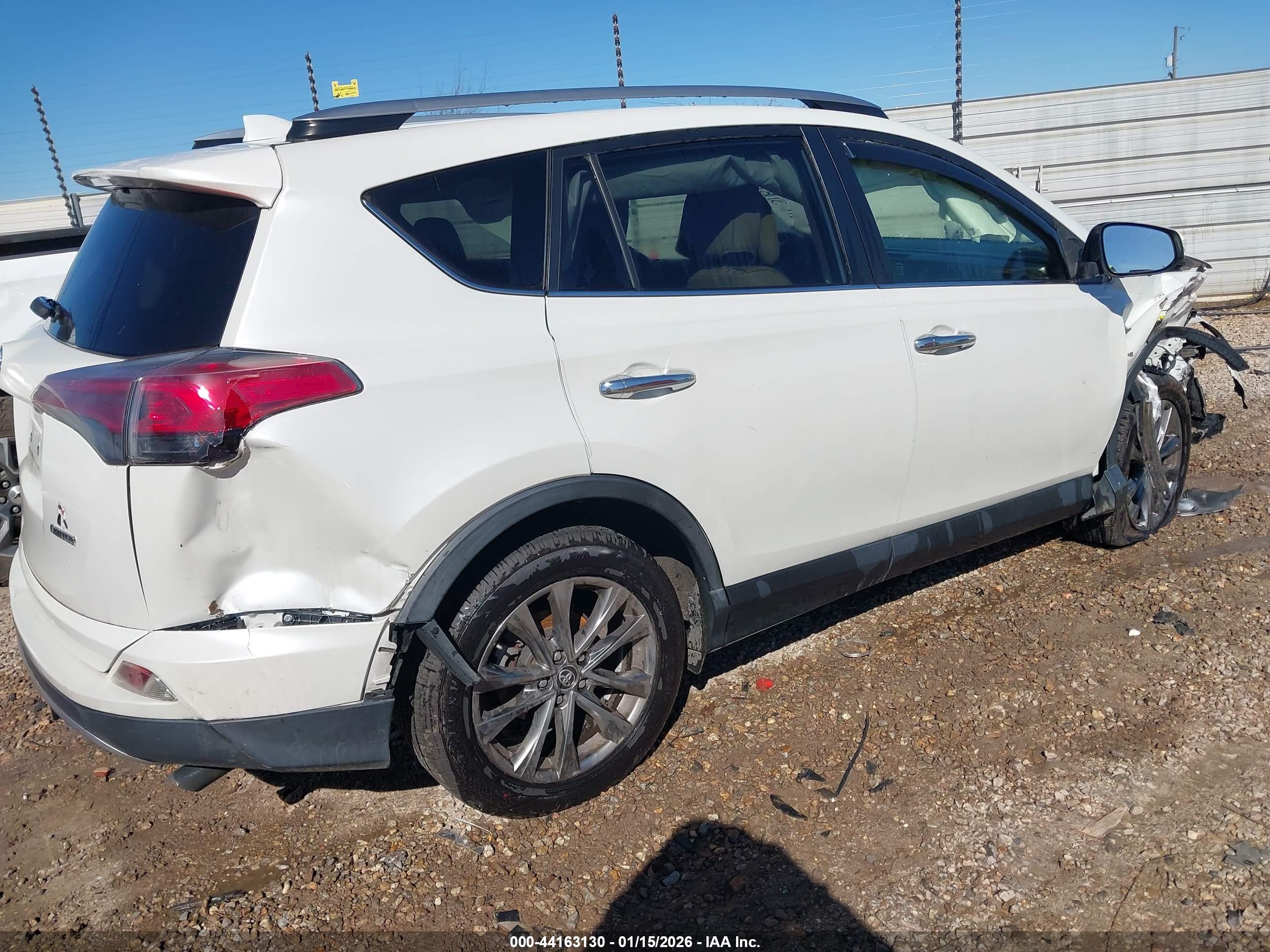 TOYOTA RAV4 image 4