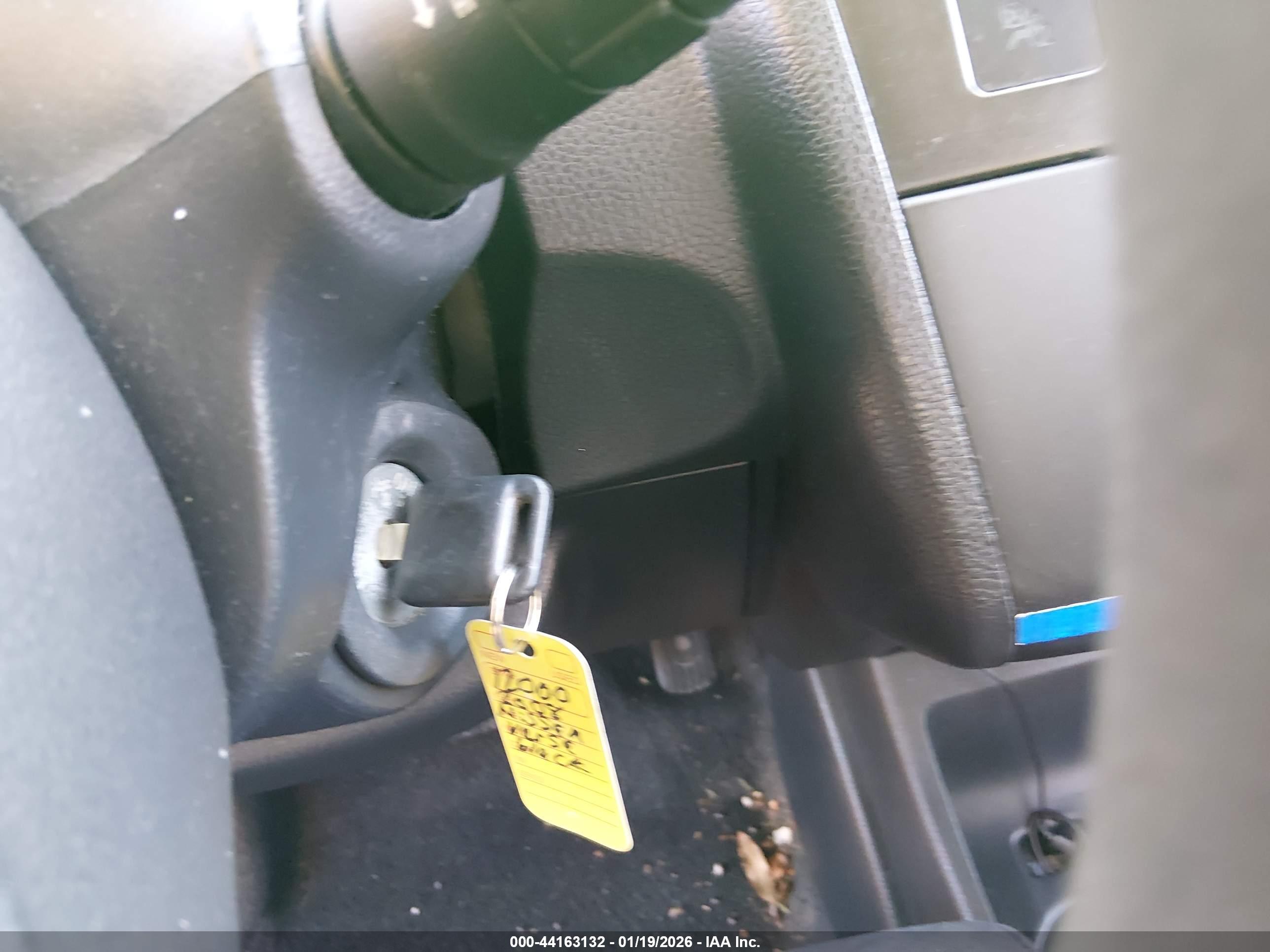 NISSAN VERSA image 11