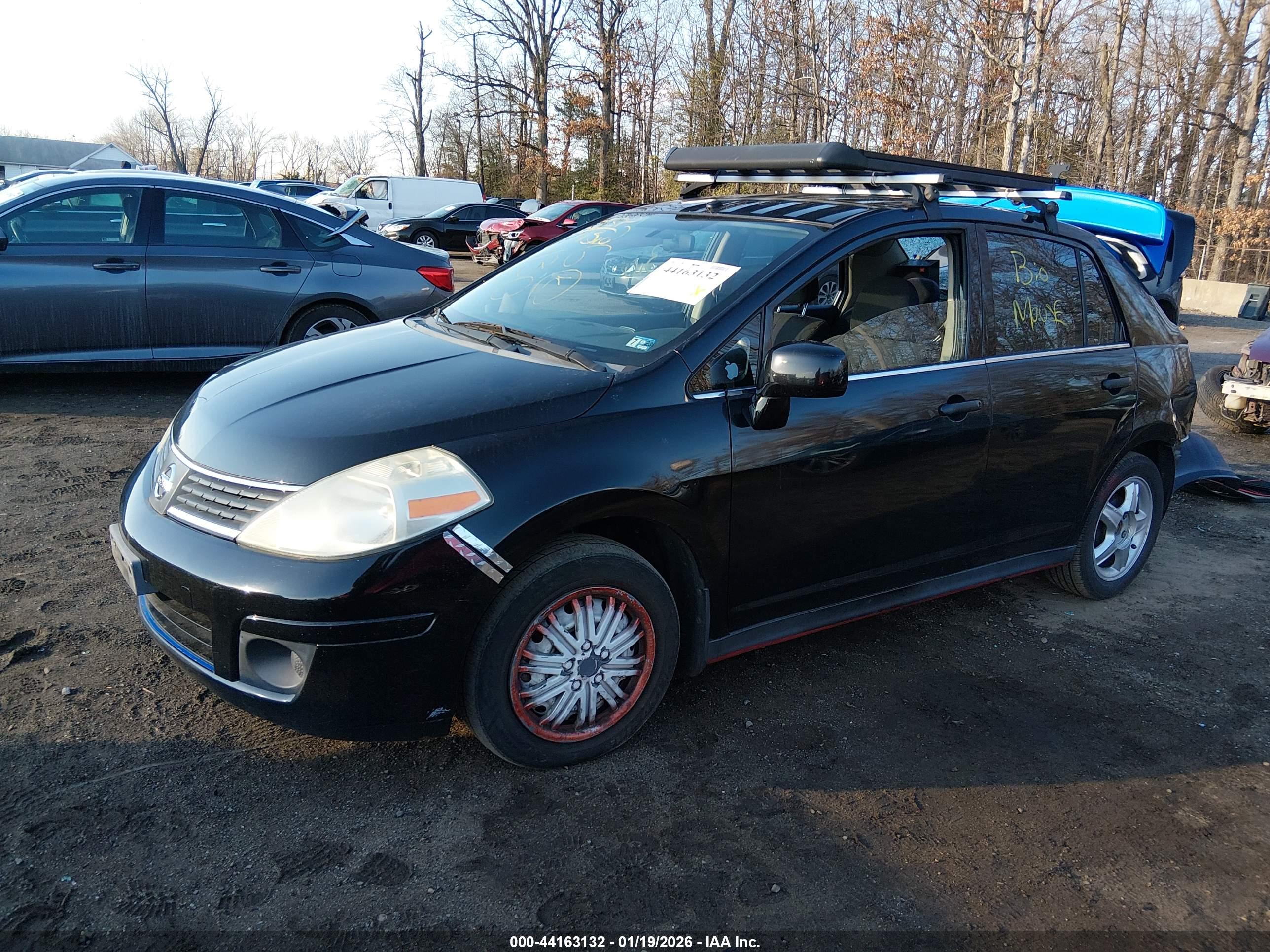 NISSAN VERSA image 2